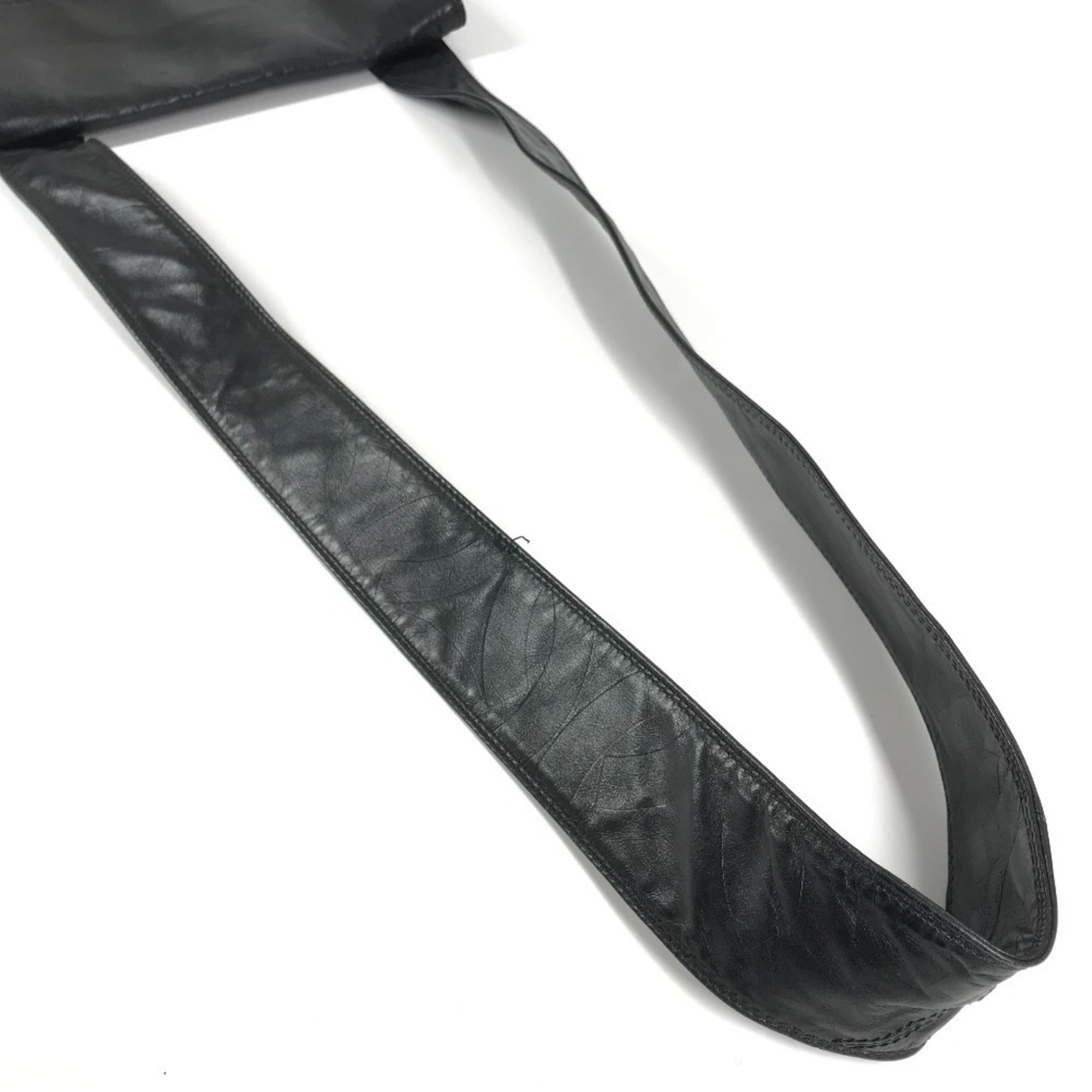 Chanel Black Leather Pochette Shoulder Bag (Pre-Owned)