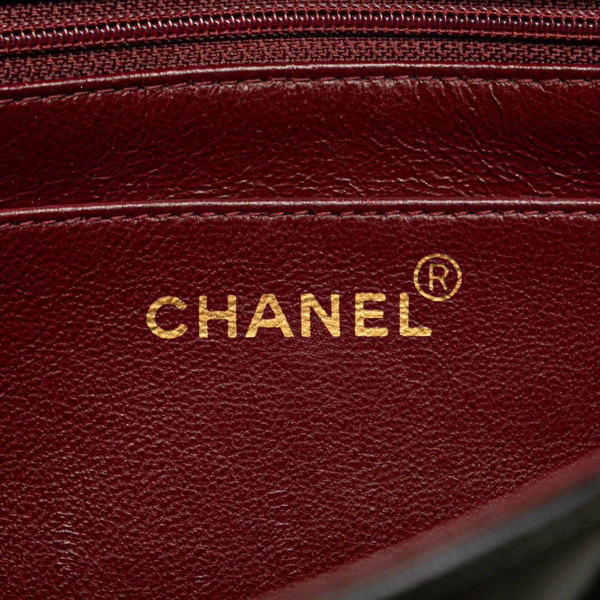 Chanel Black Leather Shoulder Bag (Pre-Owned)