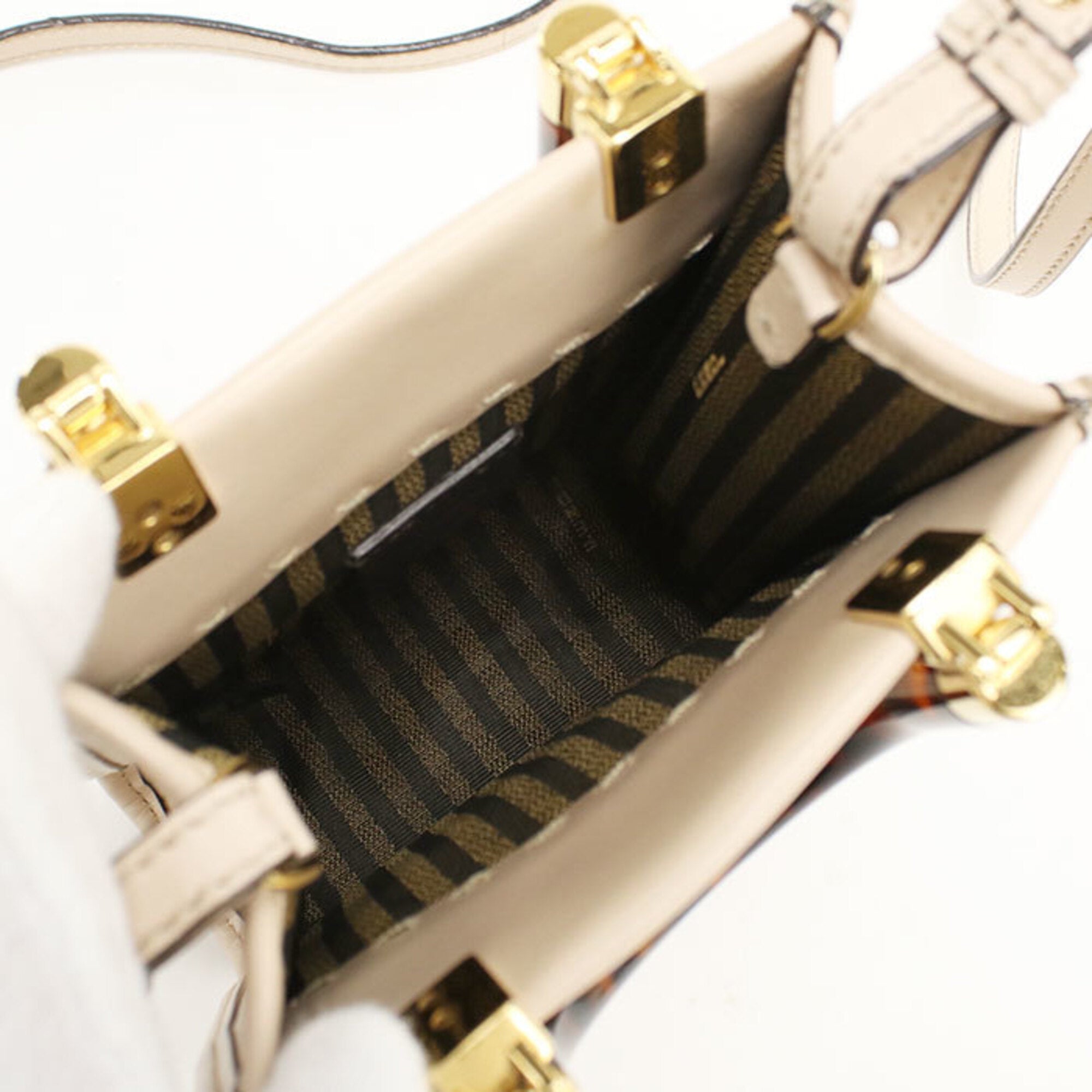 Fendi Beige Leather Handbag (Pre-Owned)