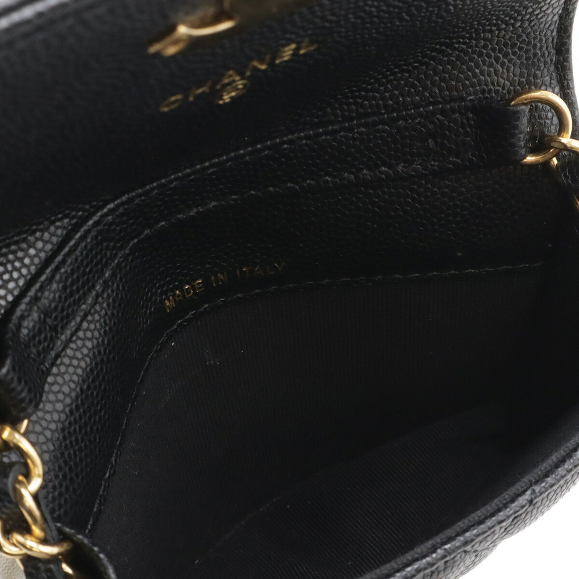 Chanel Matelasse Black Grained Calfskin Handbag (Pre-Owned)