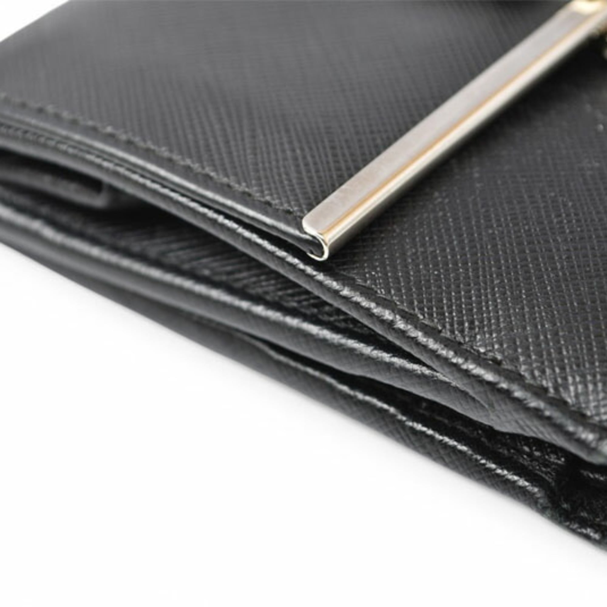 Salvatore Ferragamo Gancini Black Leather Wallet (Bi-Fold) (Pre-Owned)