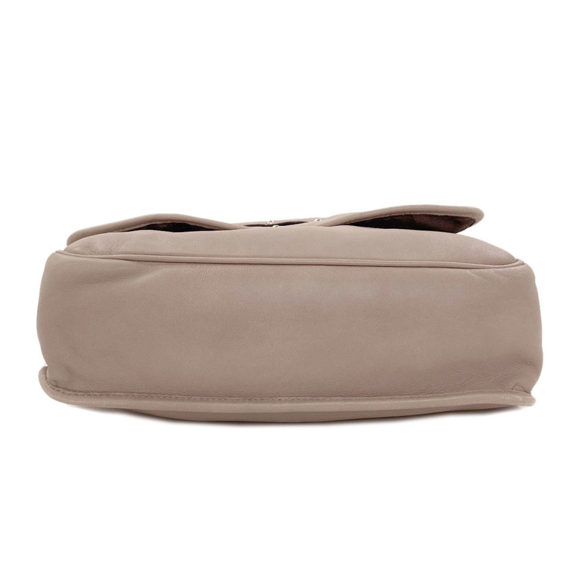 Loewe Grayish Leather Shoulder Bag (Pre-Owned)