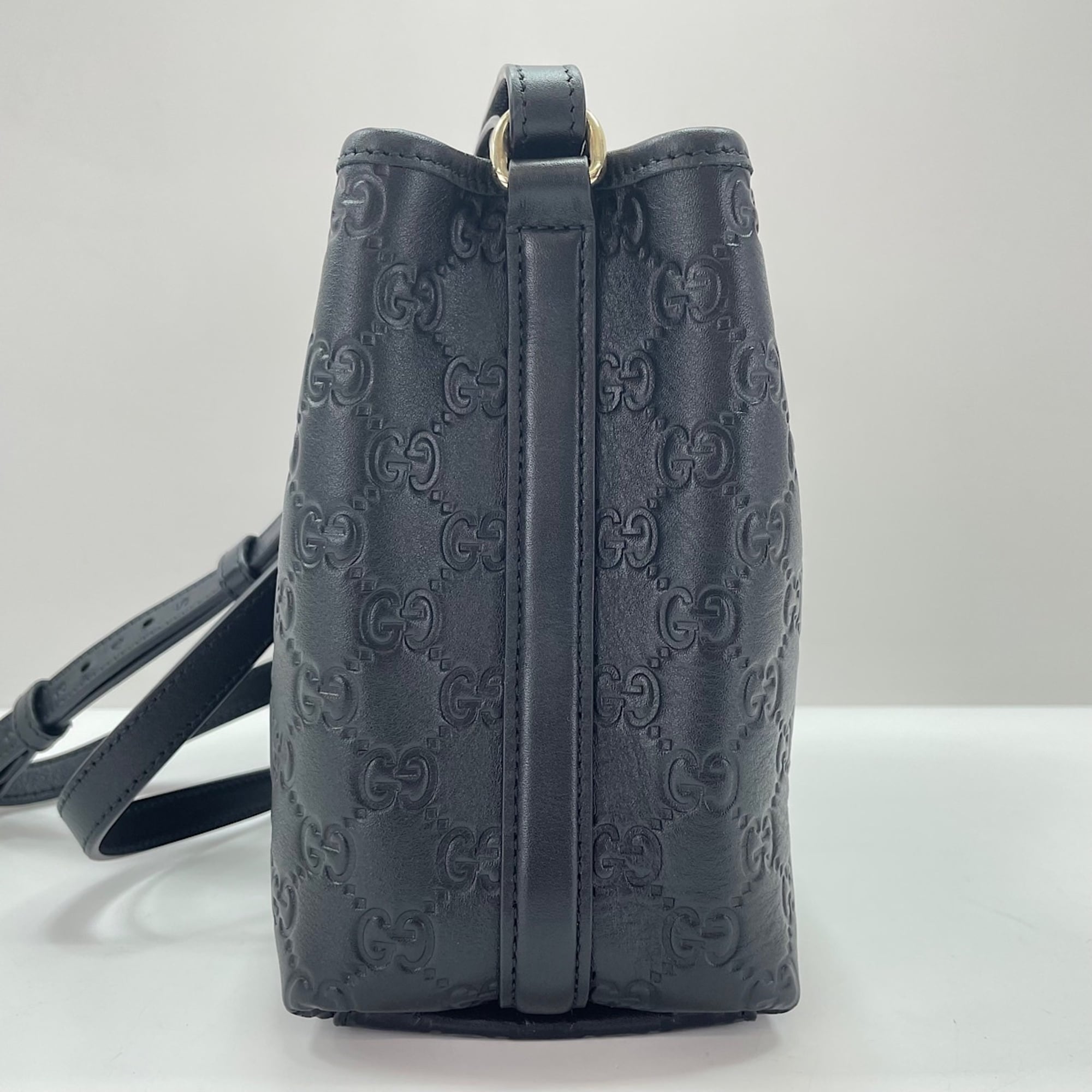 Gucci Black Shoulder Bag (Pre-Owned)