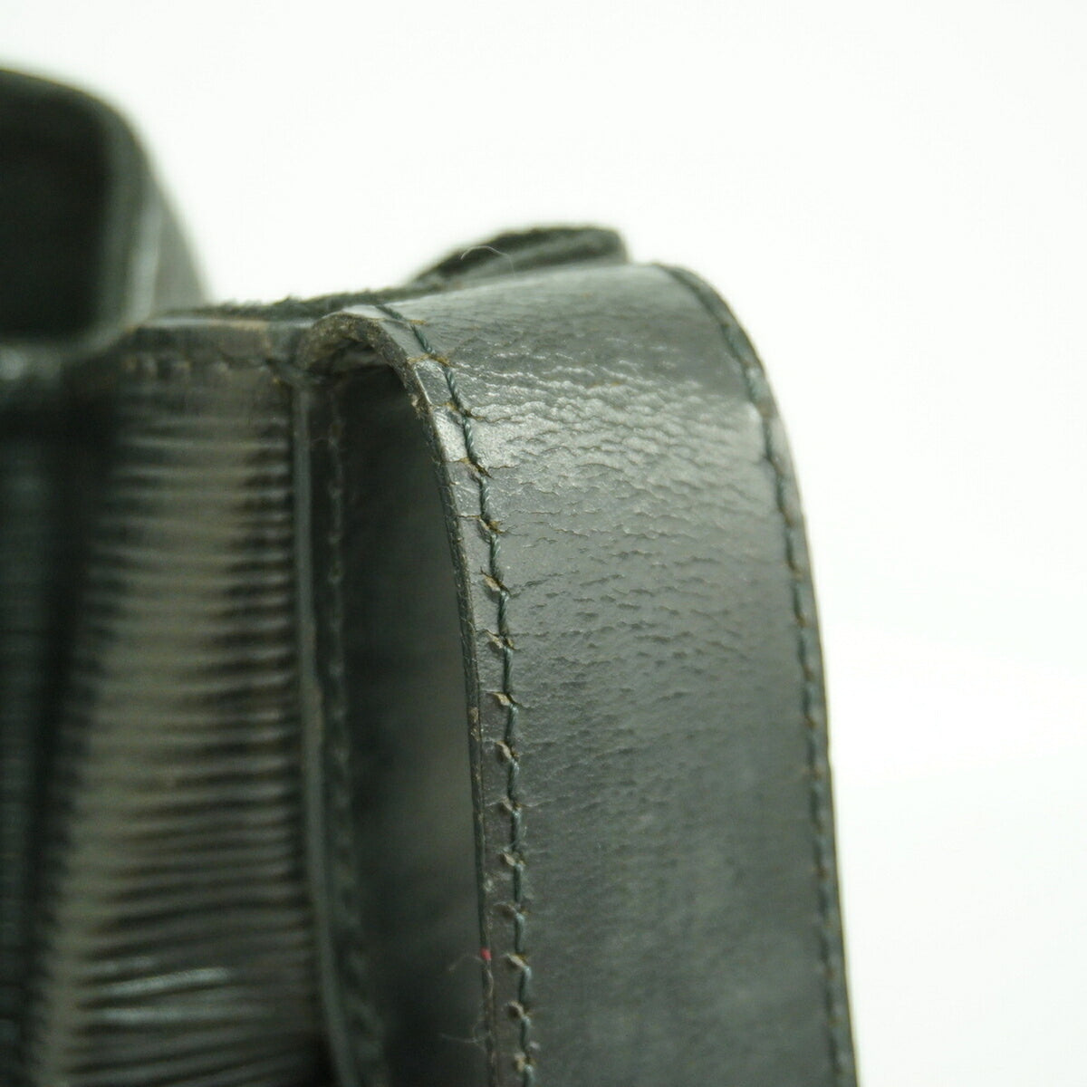 Louis Vuitton Noir Shoulder Bag (Pre-Owned)