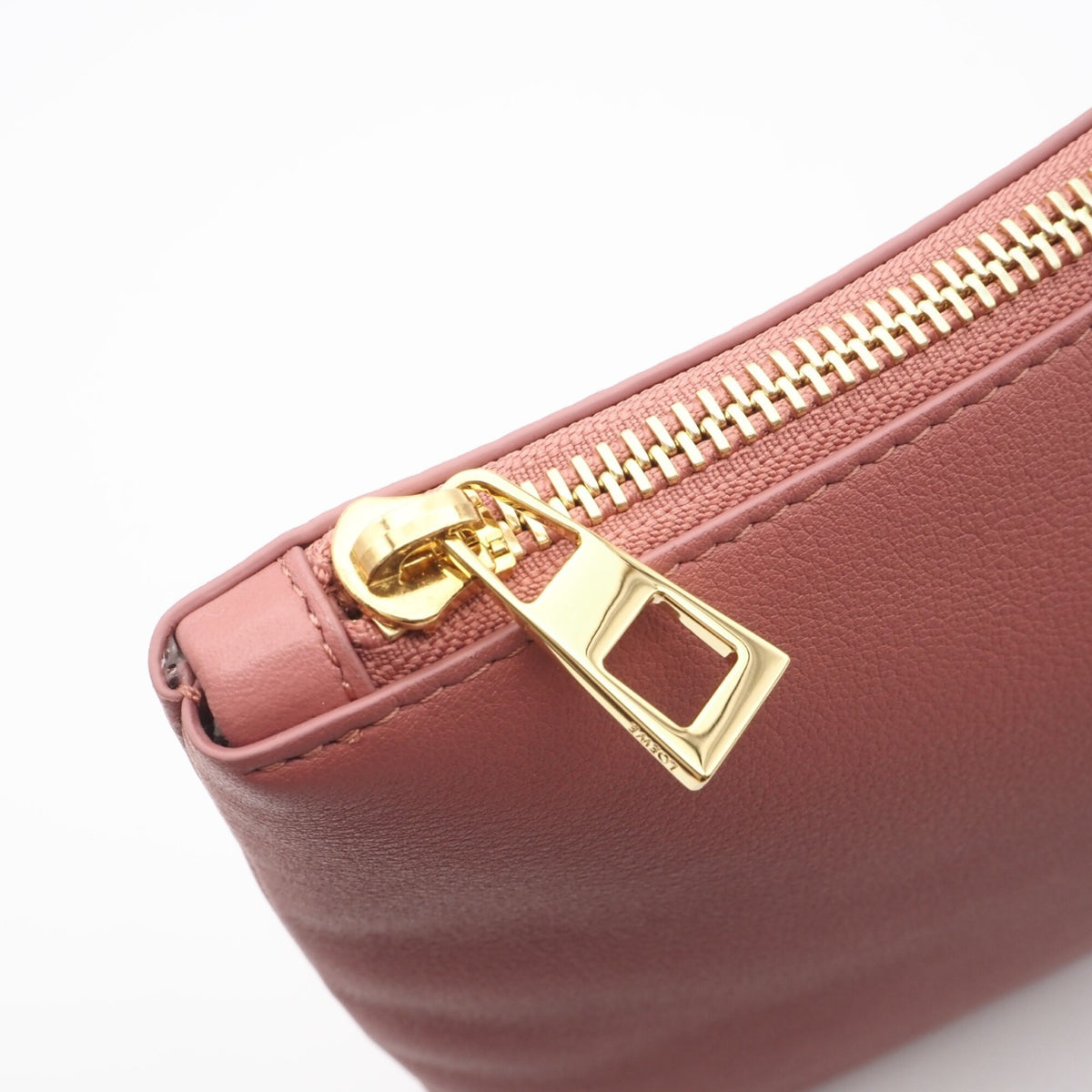 Loewe Pink Leather Clutch Bag (Pre-Owned)