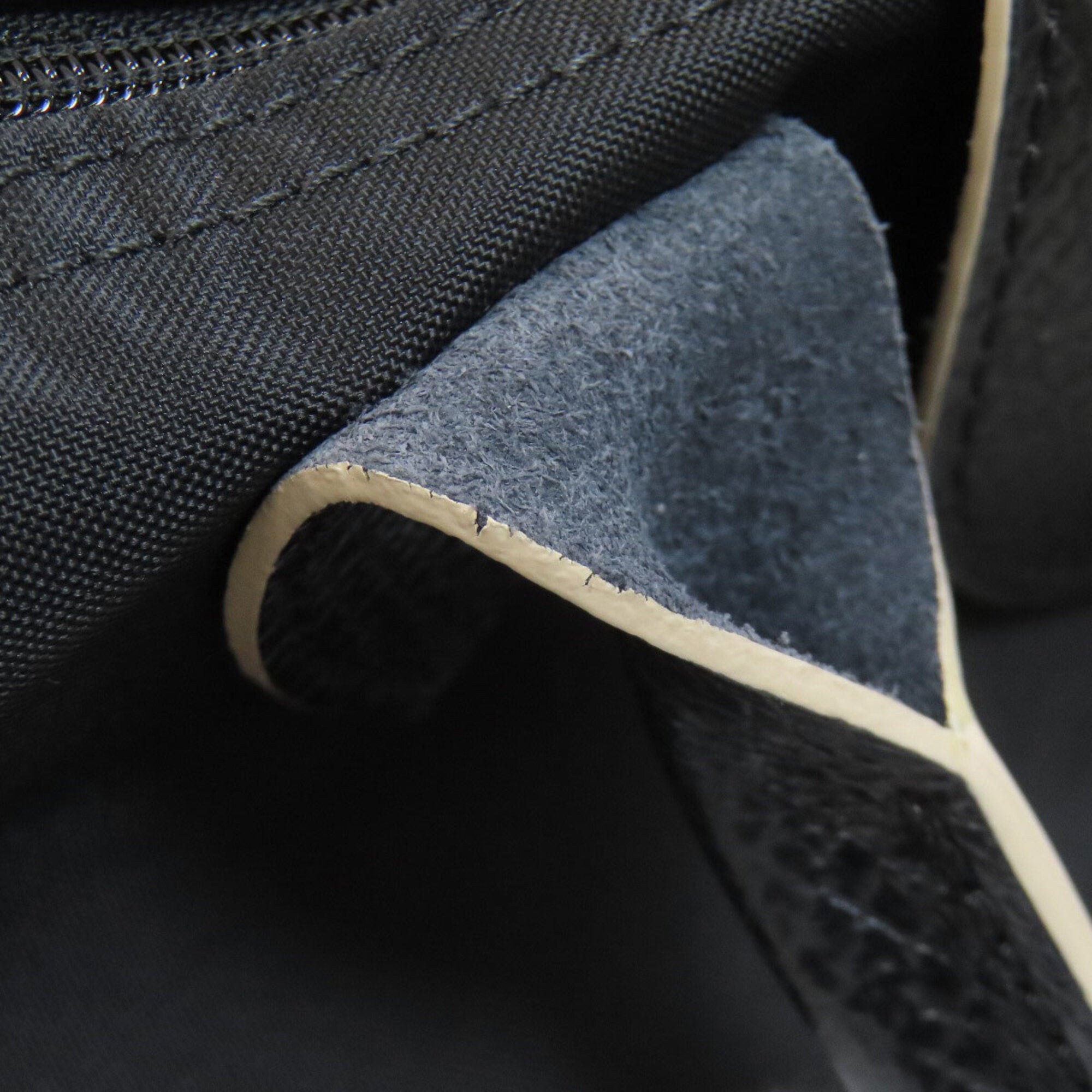 Longchamp Black Nylon Tote Bag (Pre-Owned)