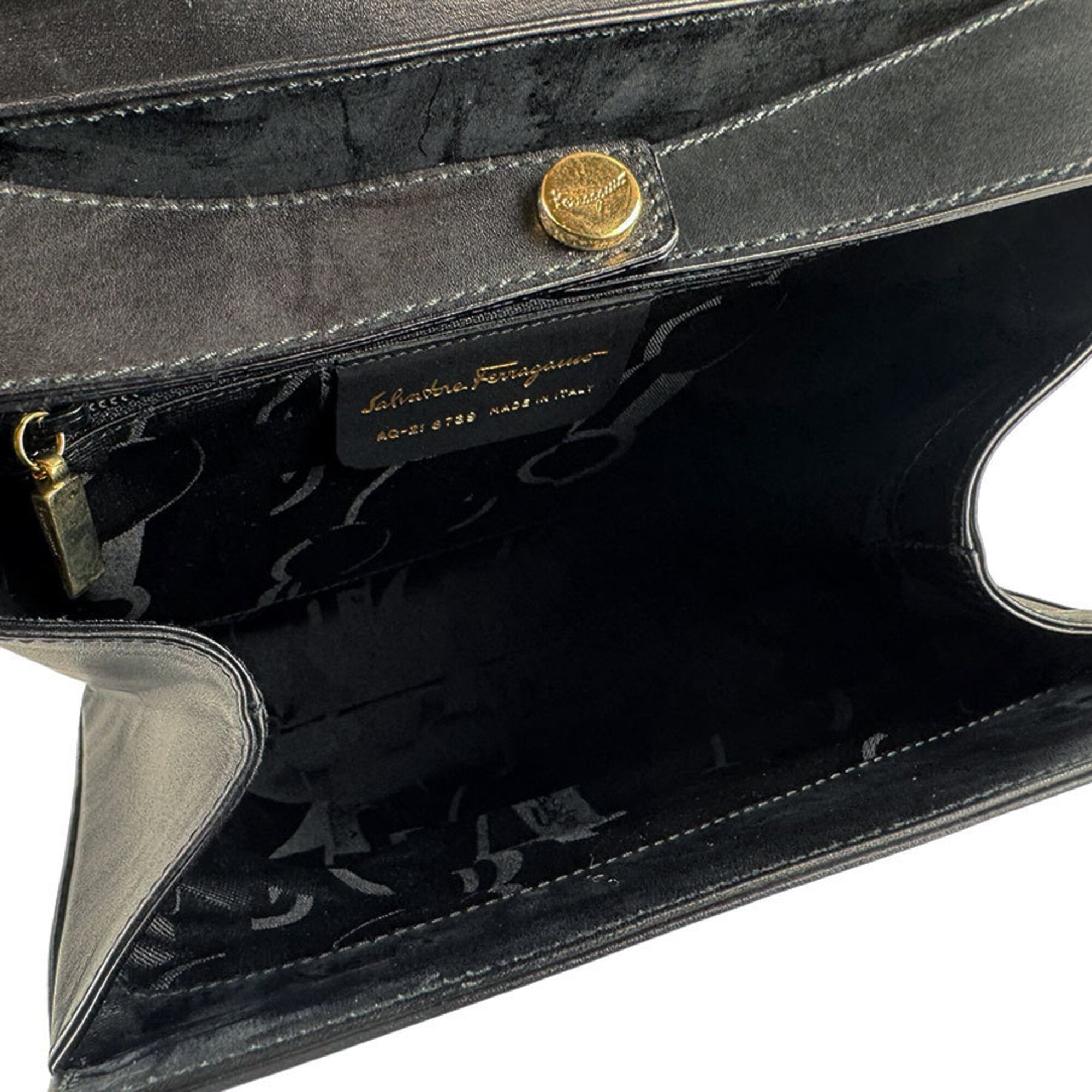 Salvatore Ferragamo Black Leather Handbag Shoulder Bag (Pre-Owned)