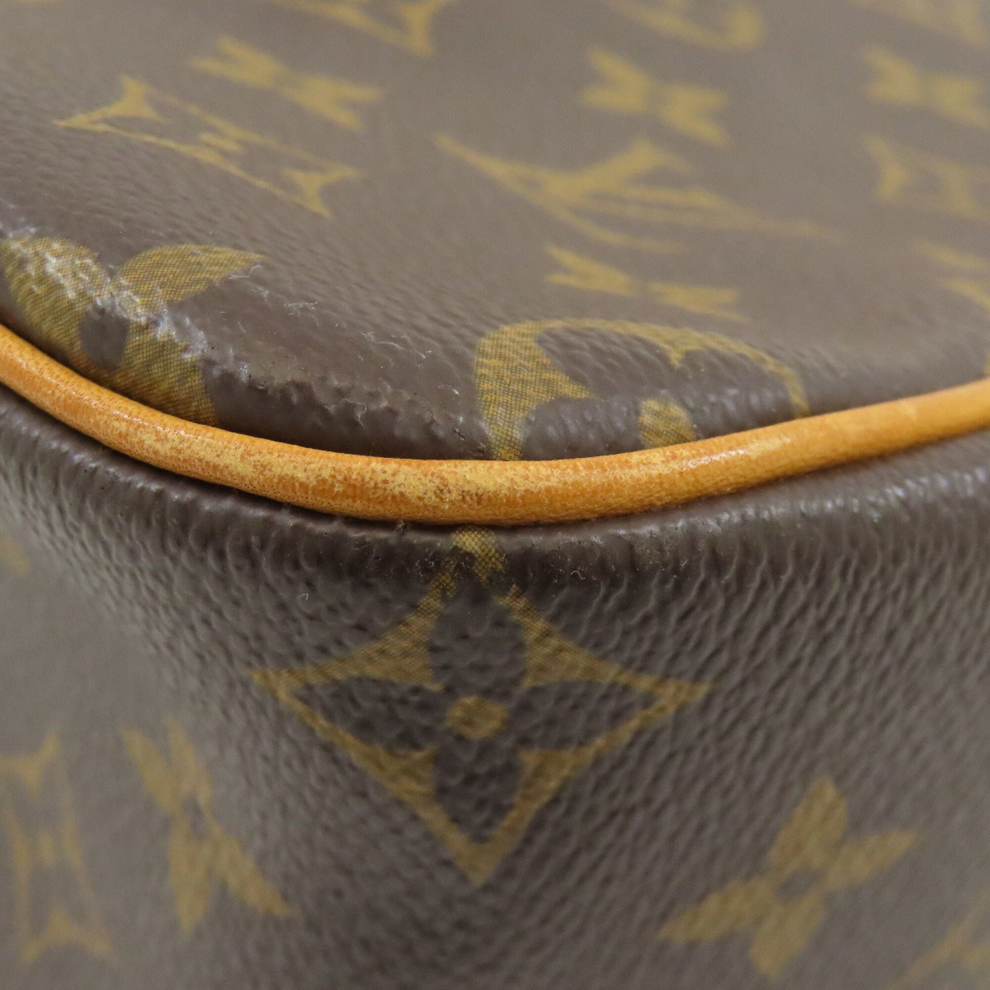 Louis Vuitton Monogram Monogram Shoulder Bag (Pre-Owned)