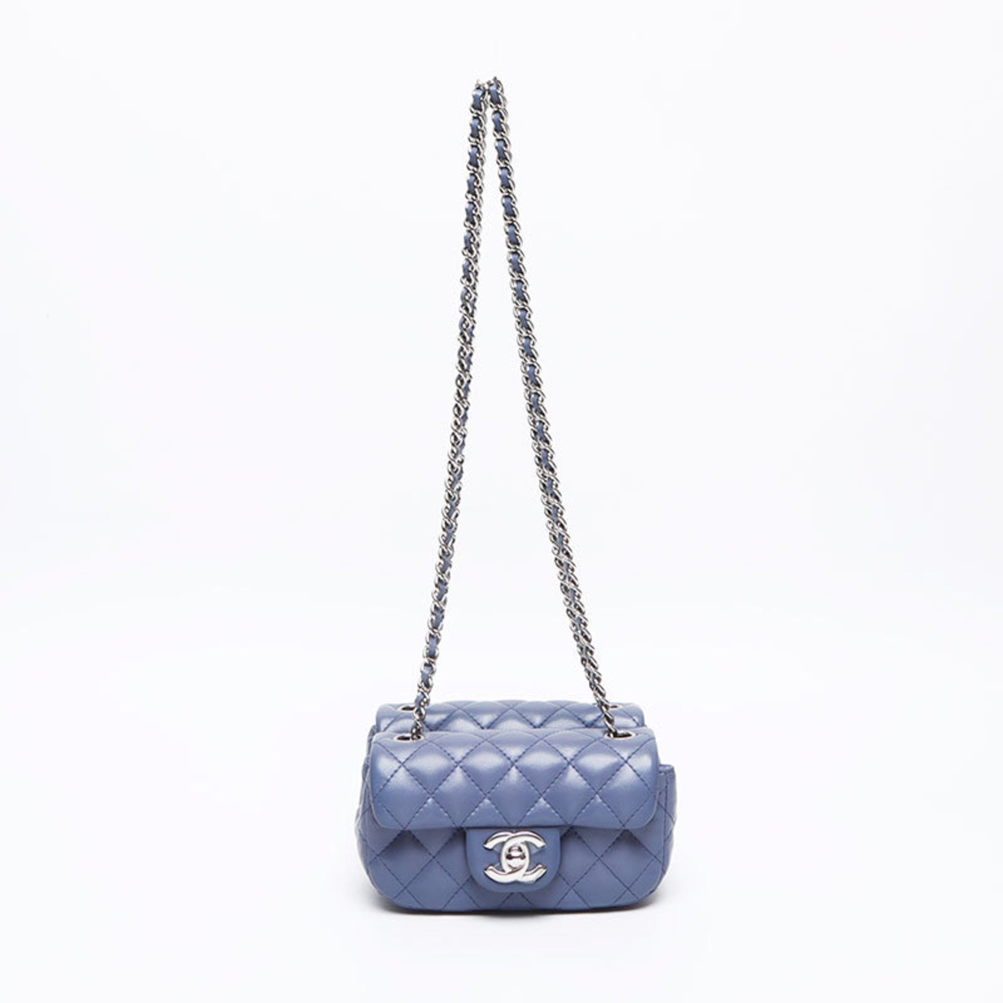 Chanel Blue Leather Shoulder Bag (Pre-Owned)