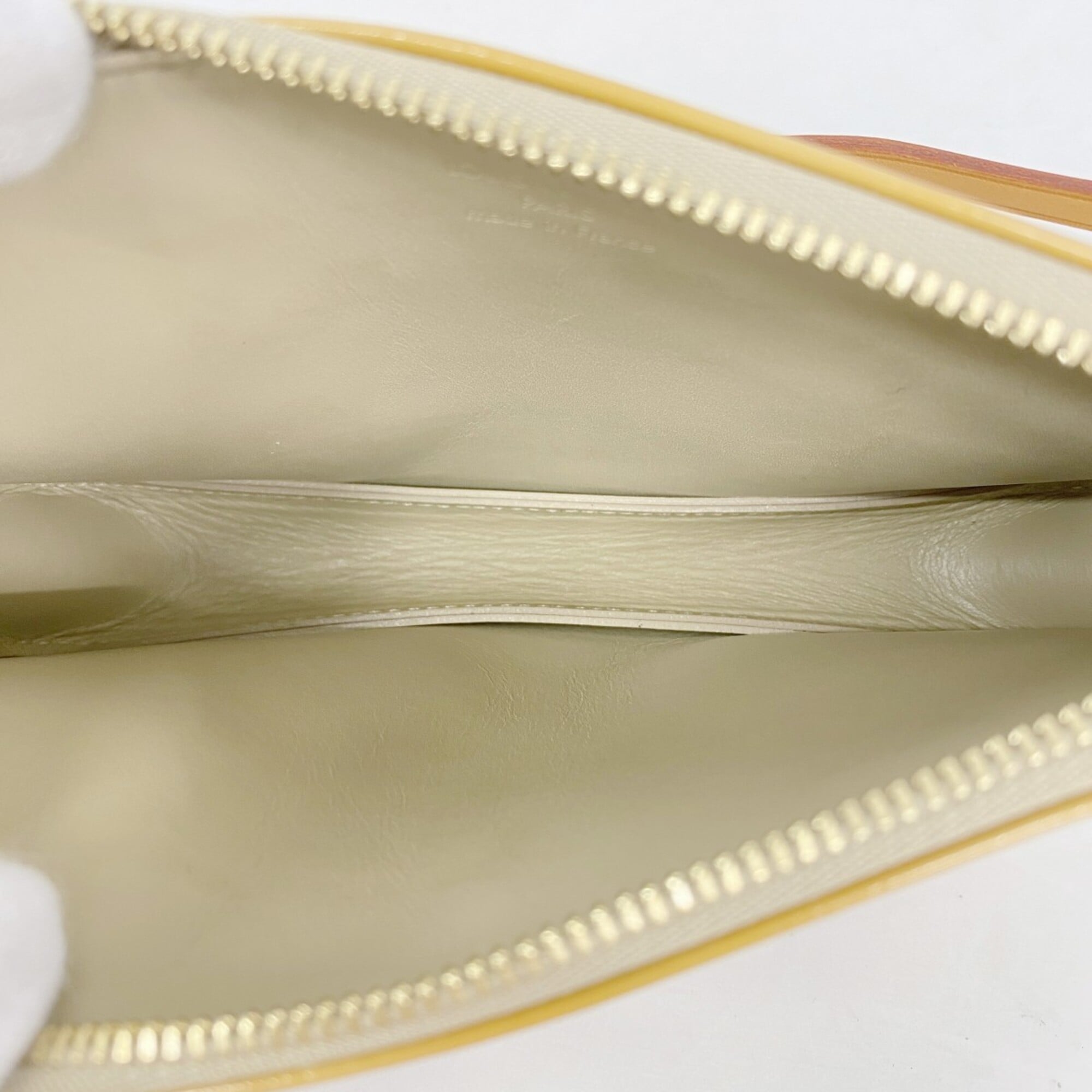Louis Vuitton Beige Pouch (Pre-Owned)