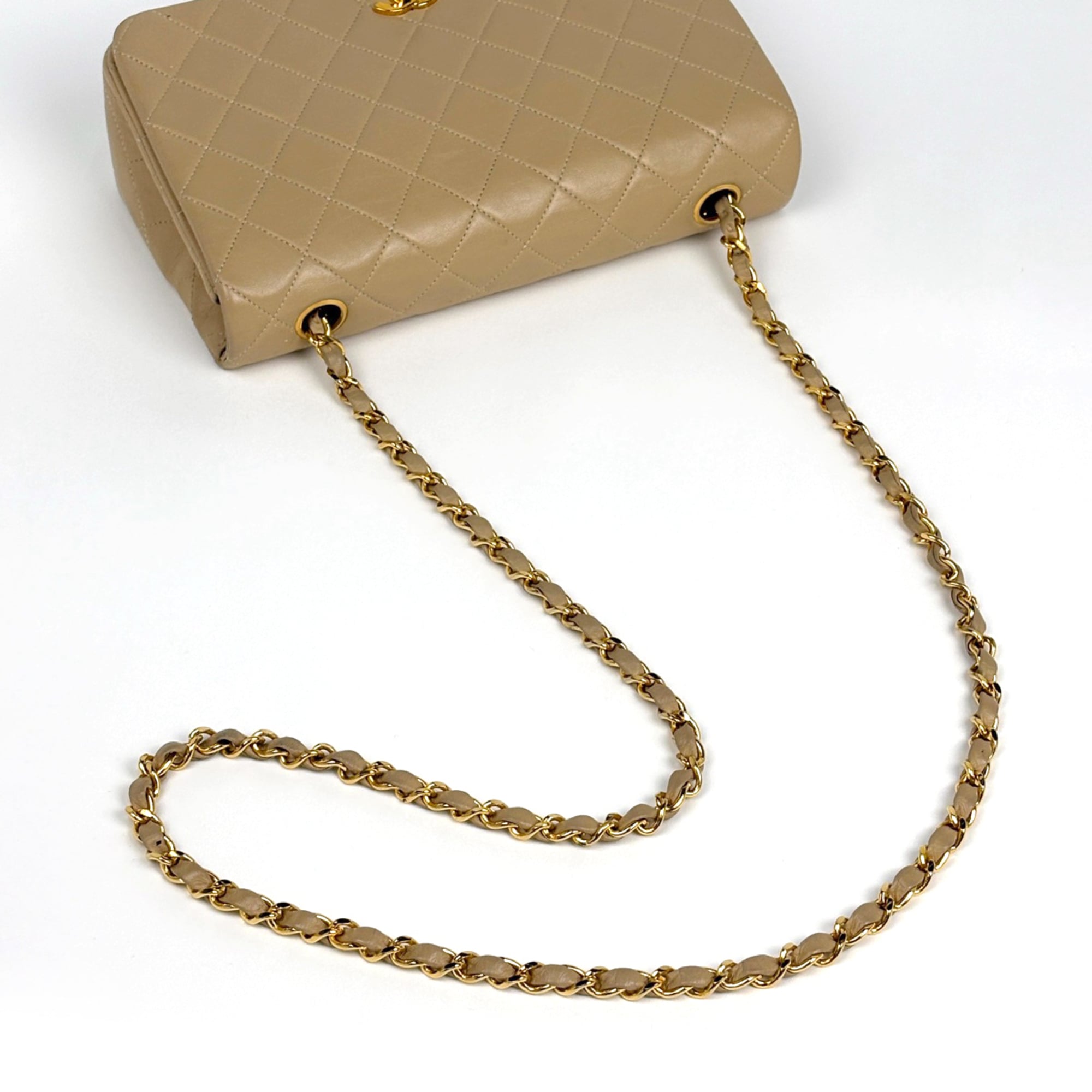 Chanel Matelasse Beige Leather Shoulder Bag (Pre-Owned)