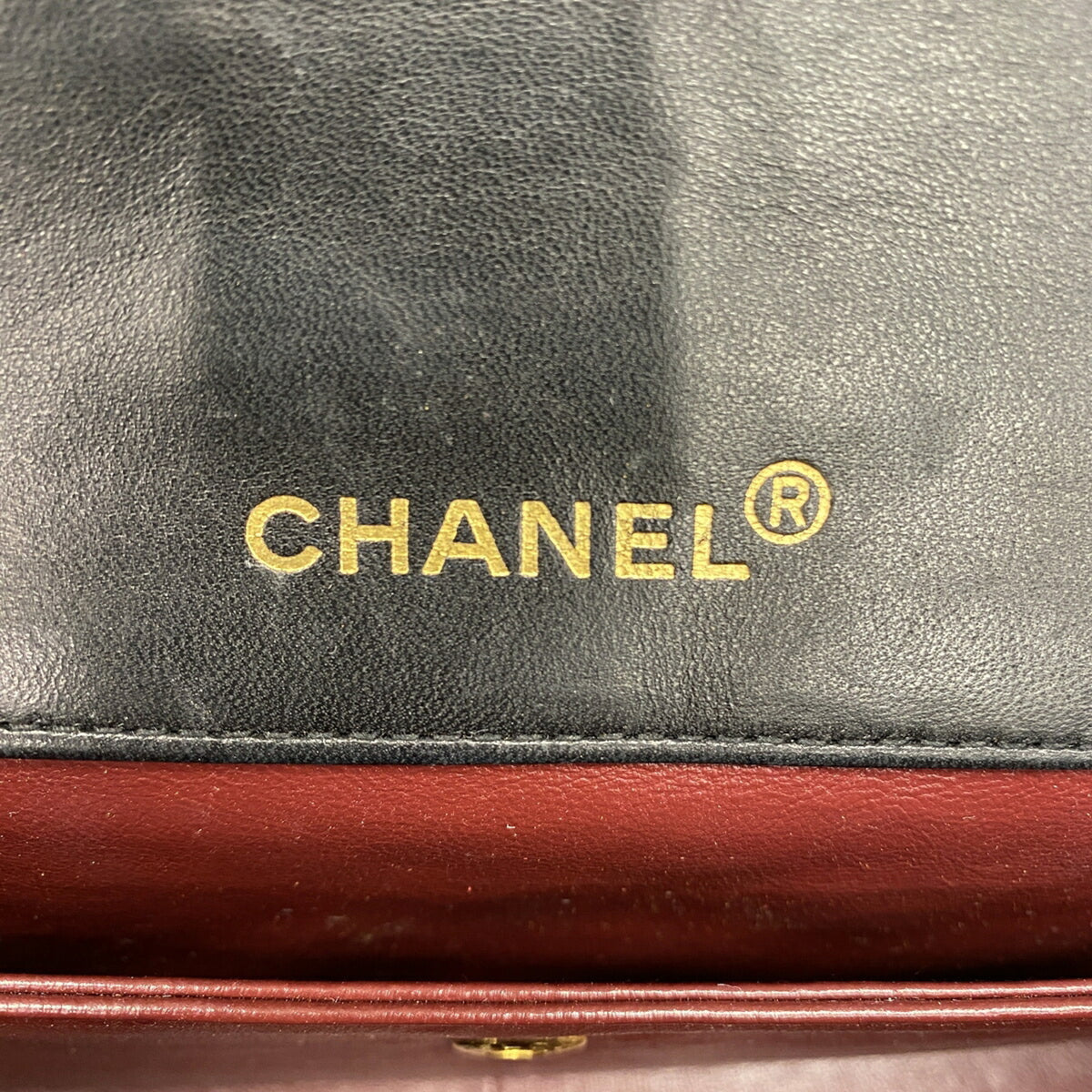 Chanel Black Leather Shoulder Bag (Pre-Owned)