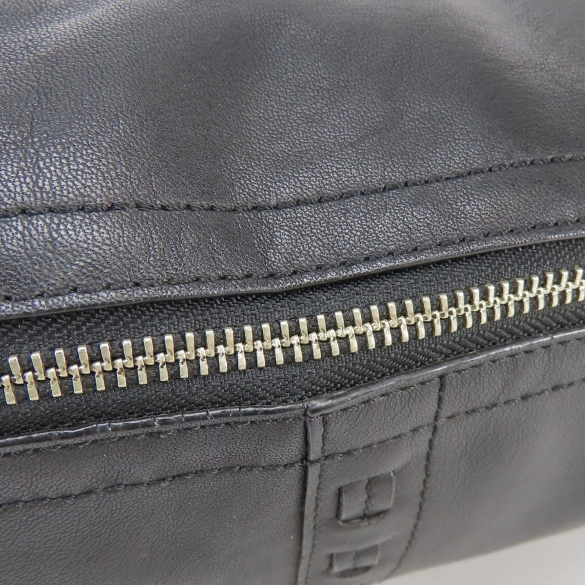 Coach Black Leather Shoulder Bag (Pre-Owned)
