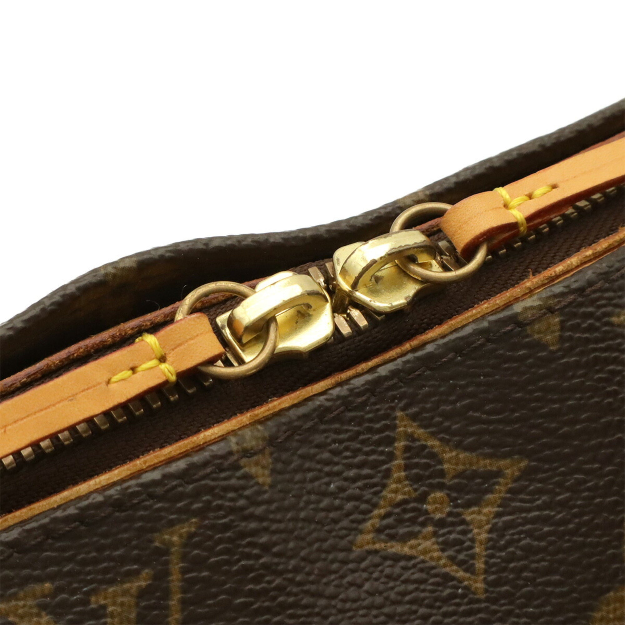 Louis Vuitton Brown Monogram Monogram Shoulder Bag (Pre-Owned)