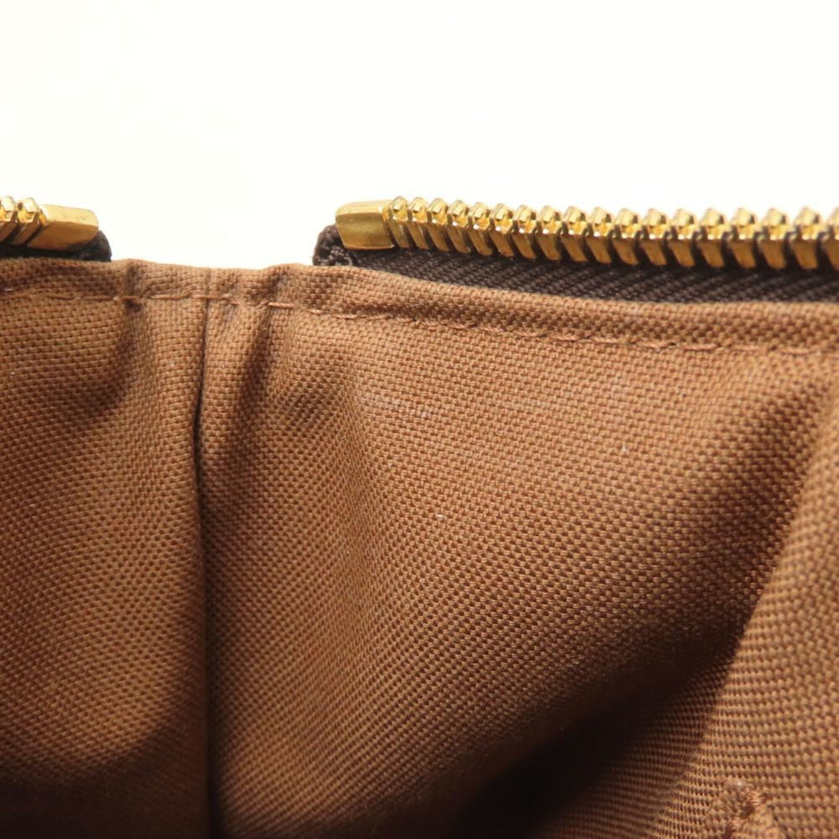 Louis Vuitton Brown Monogram Canvas Handbag (Pre-Owned)