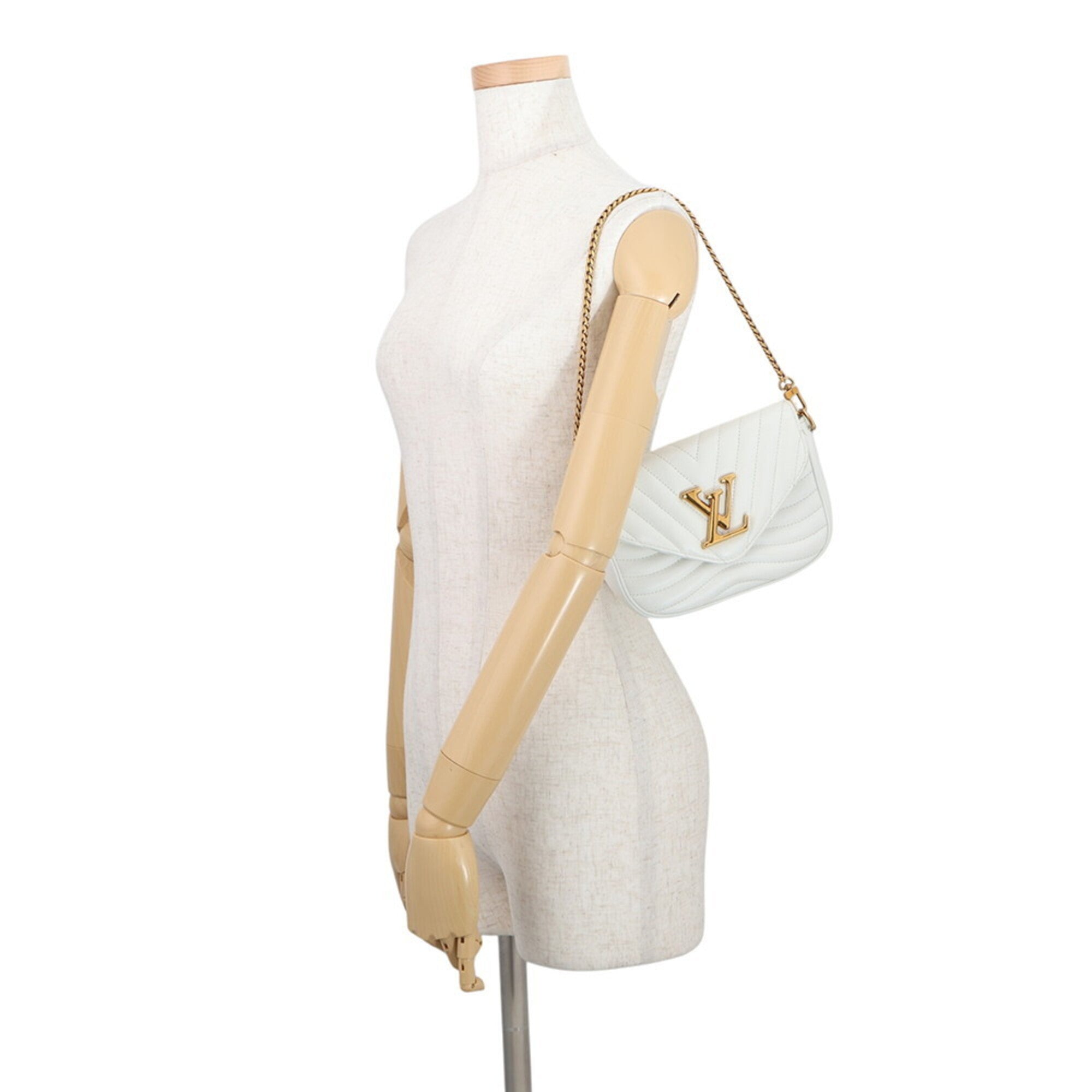 Louis Vuitton Gold Leather Handbag Pochette Shoulder Bag (Pre-Owned)