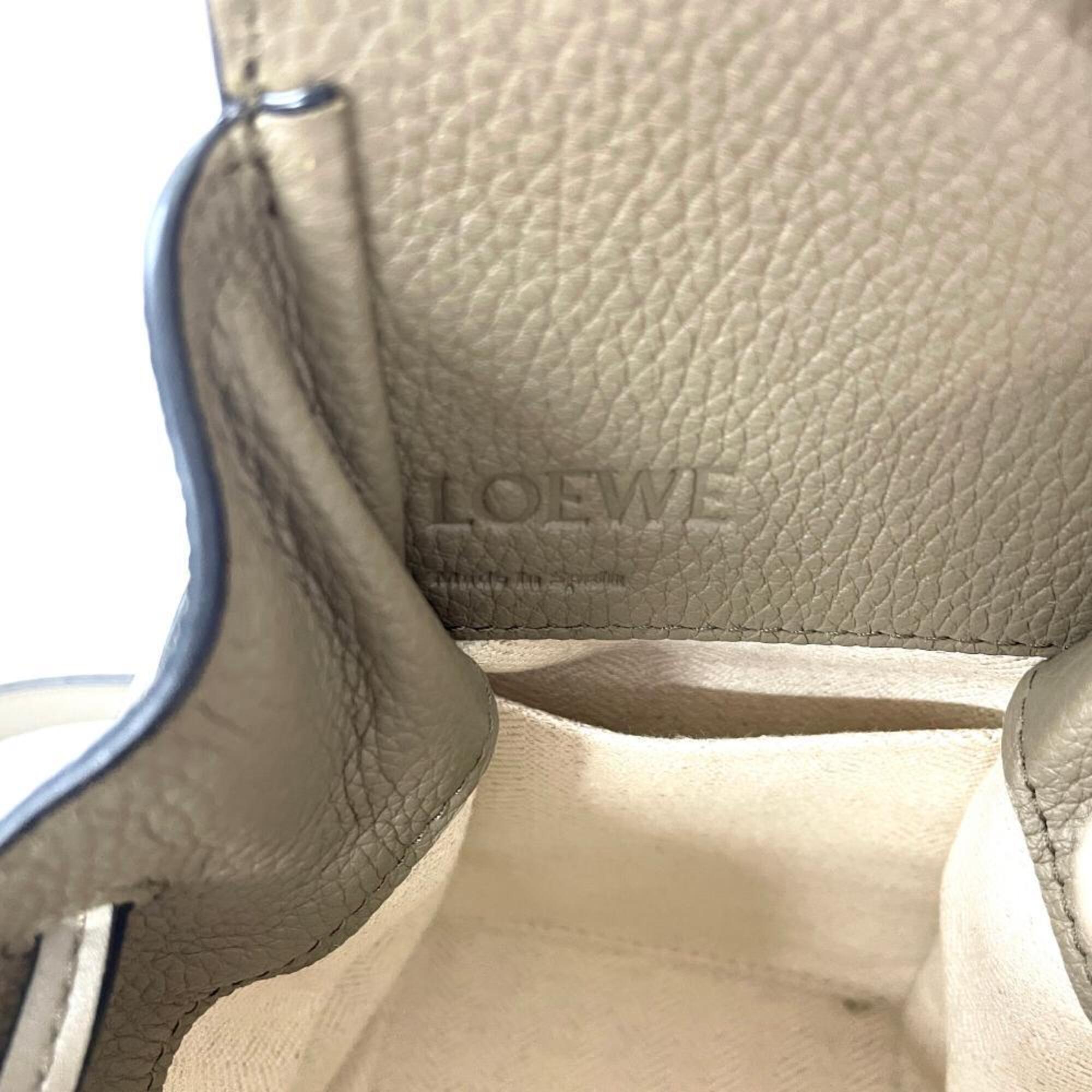 Loewe Gray Leather Handbag (Pre-Owned)