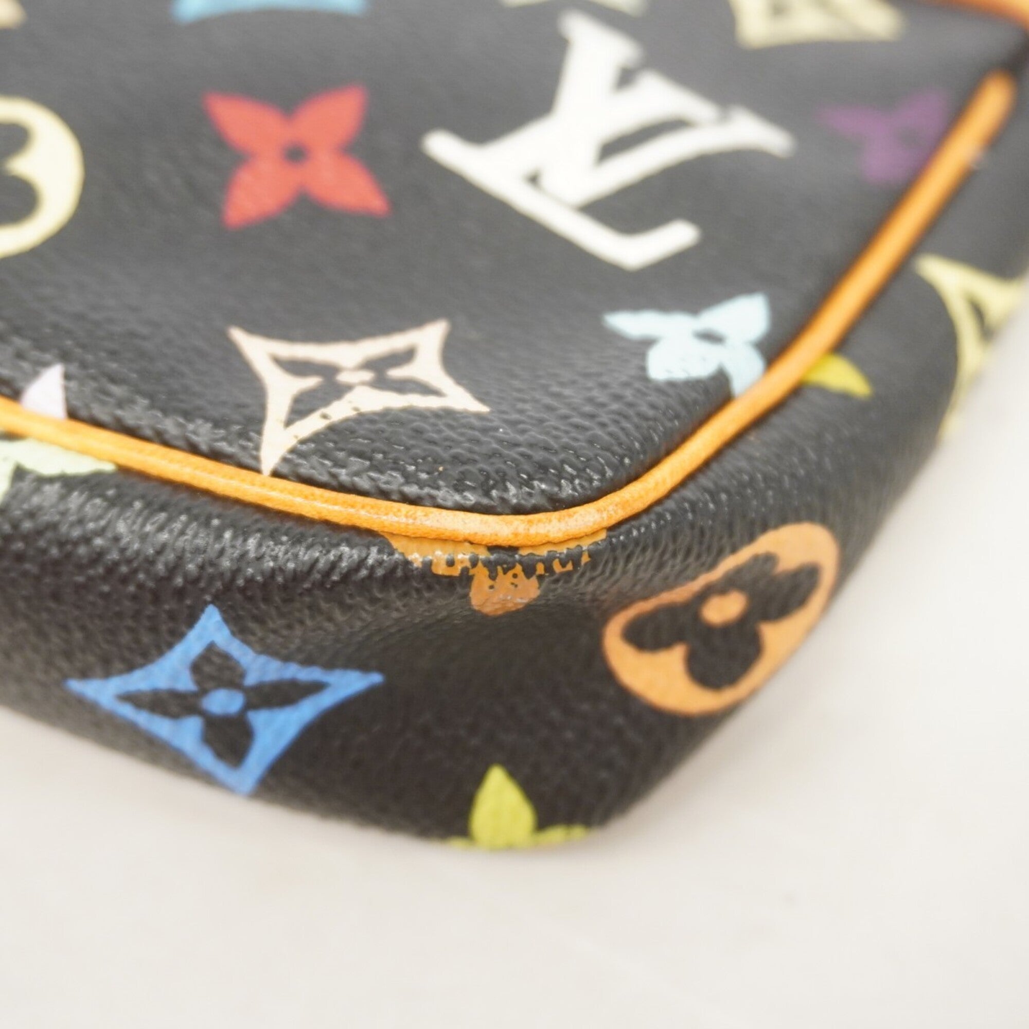 Louis Vuitton Noir Pouch (Pre-Owned)