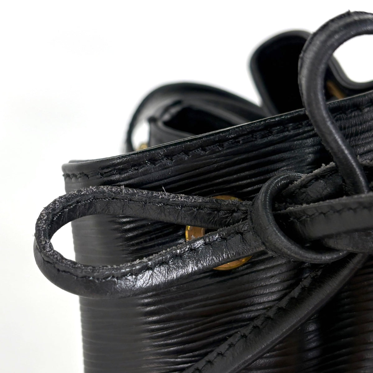 Louis Vuitton Black Noir Epi Leather Shoulder Bag (Pre-Owned)