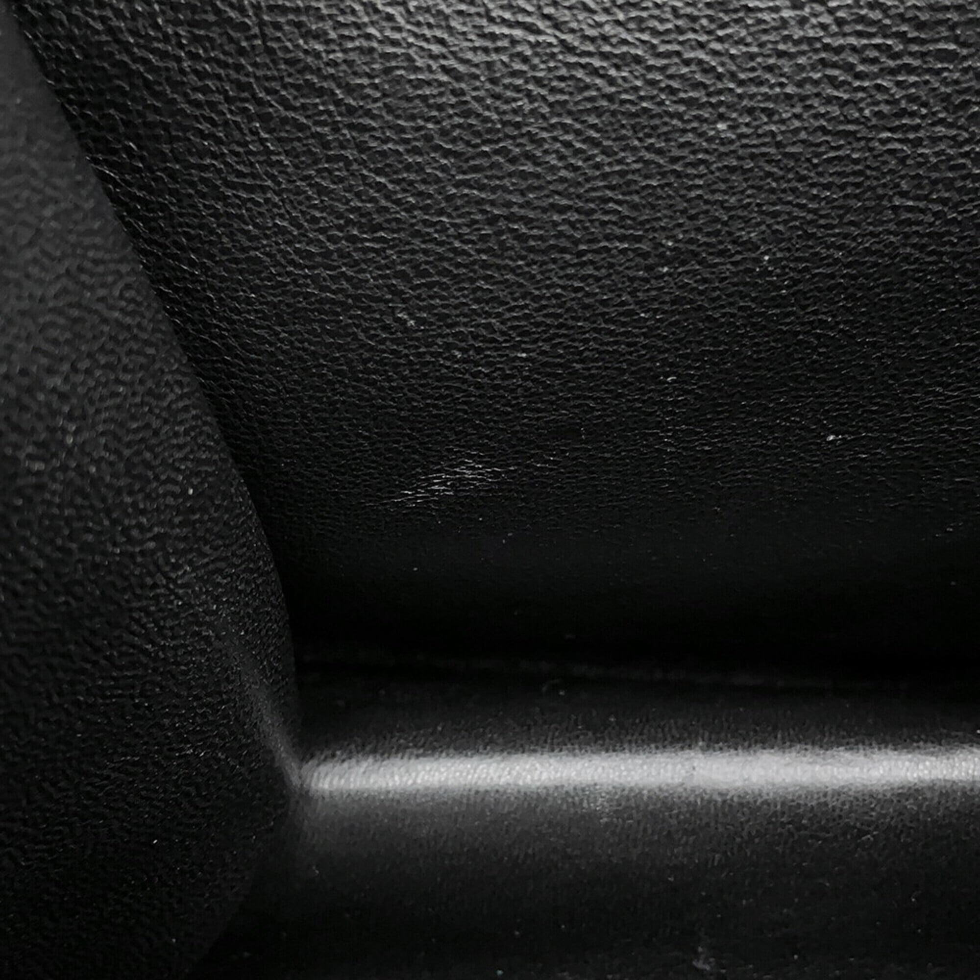 Chanel Black Grained Calfskin Handbag Shoulder Bag (Pre-Owned)