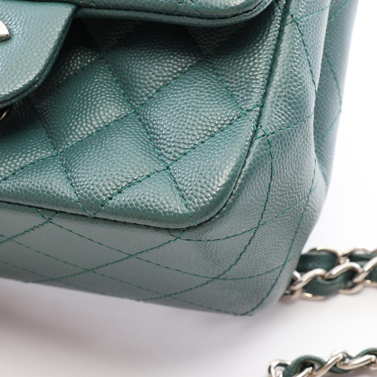 Chanel Green Grained Calfskin Handbag Shoulder Bag (Pre-Owned)