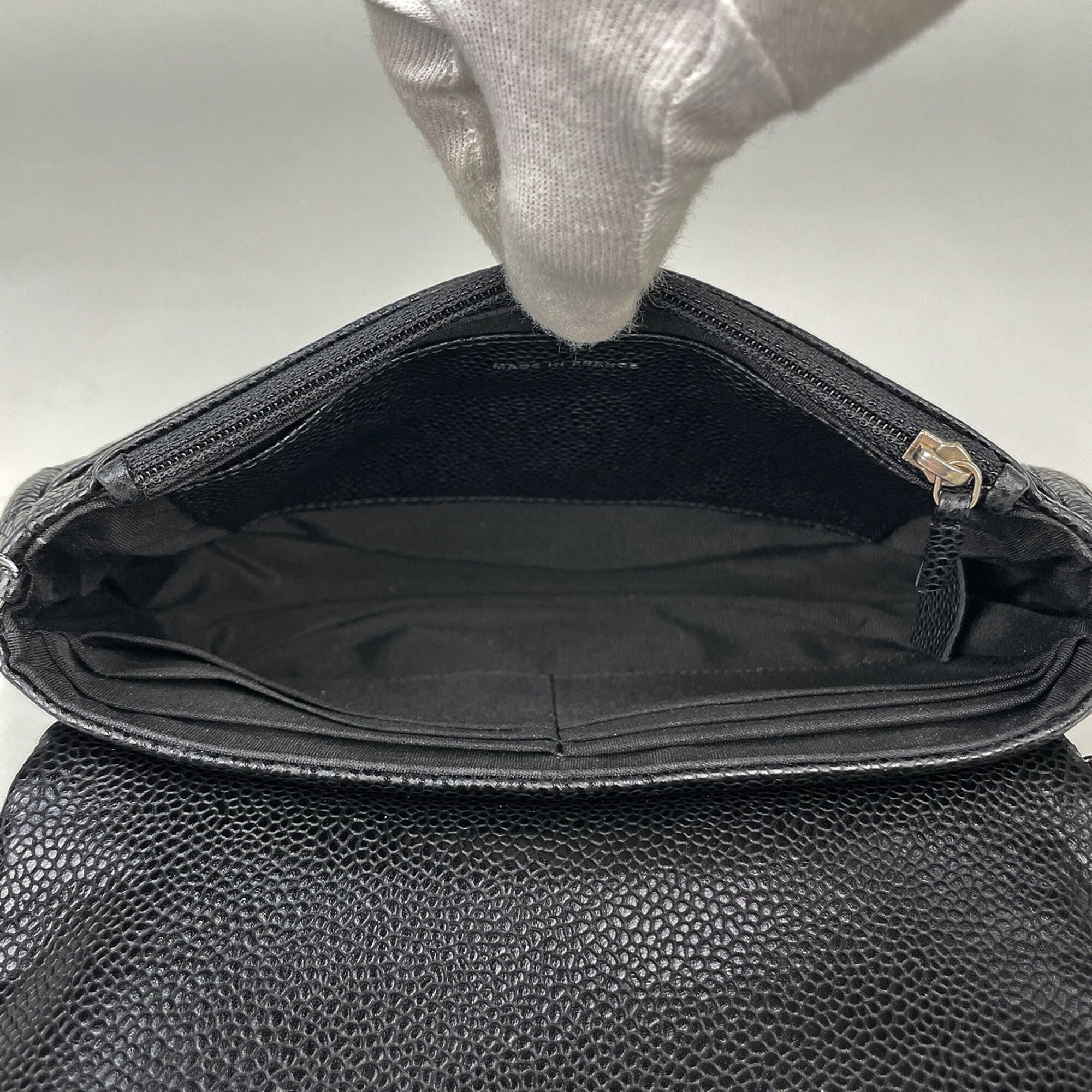 Chanel Black Grained Calfskin Shoulder Bag (Pre-Owned)