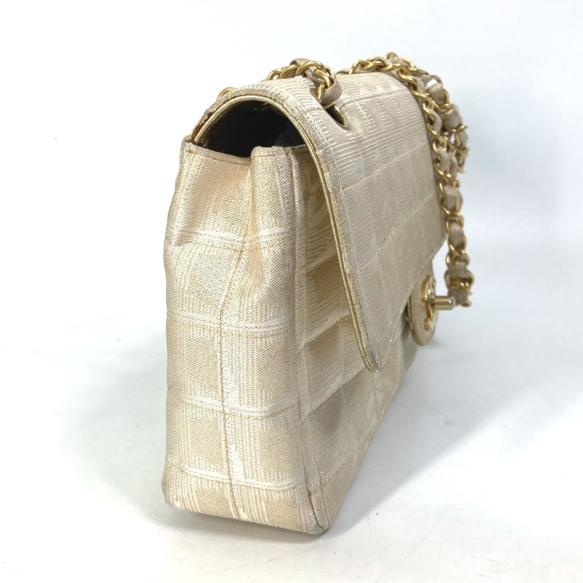 Chanel Beige Cloth Shoulder Bag (Pre-Owned)