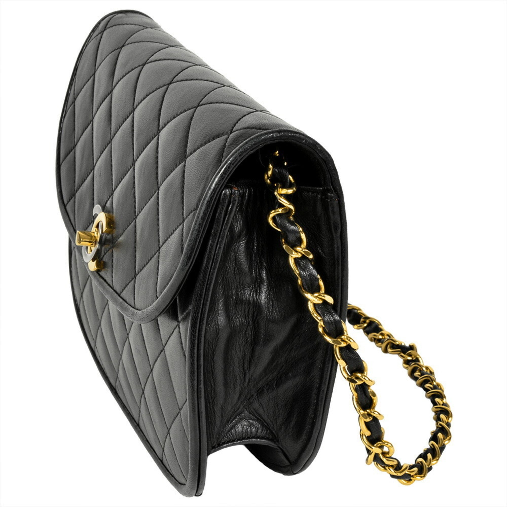 Chanel Black Leather Shoulder Bag (Pre-Owned)