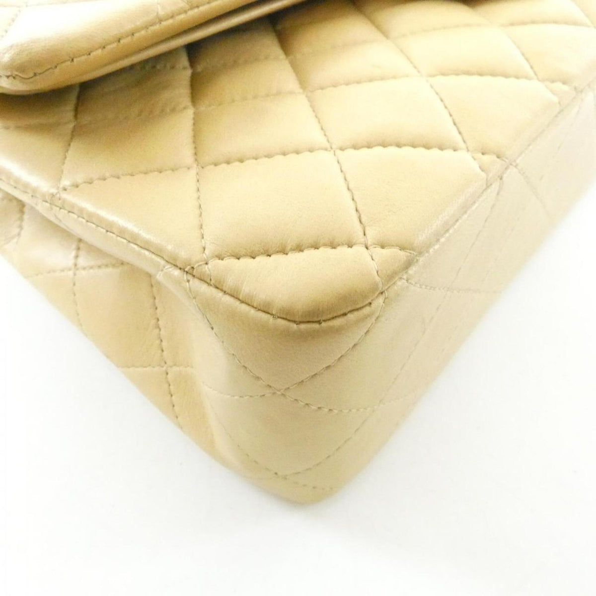 Chanel Beige Leather Shoulder Bag (Pre-Owned)