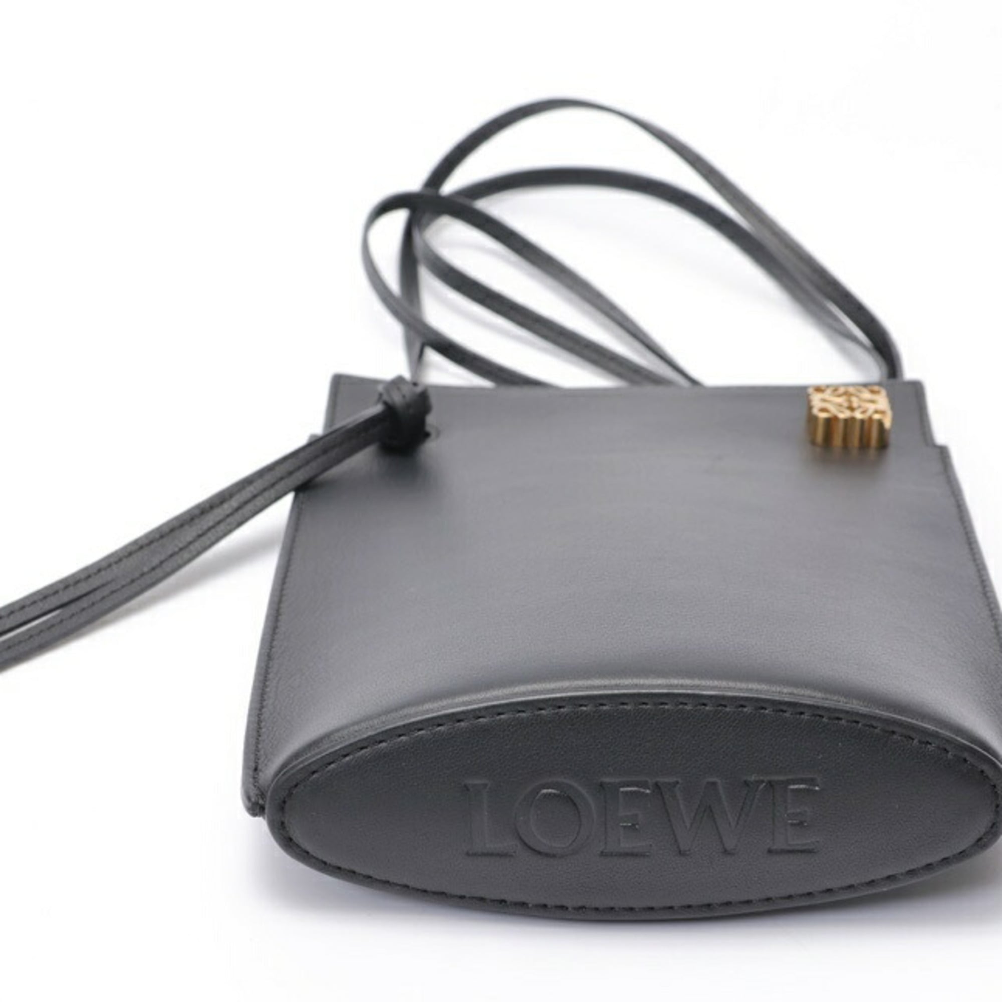 Loewe Black Leather Pouch Shoulder Bag (Pre-Owned)