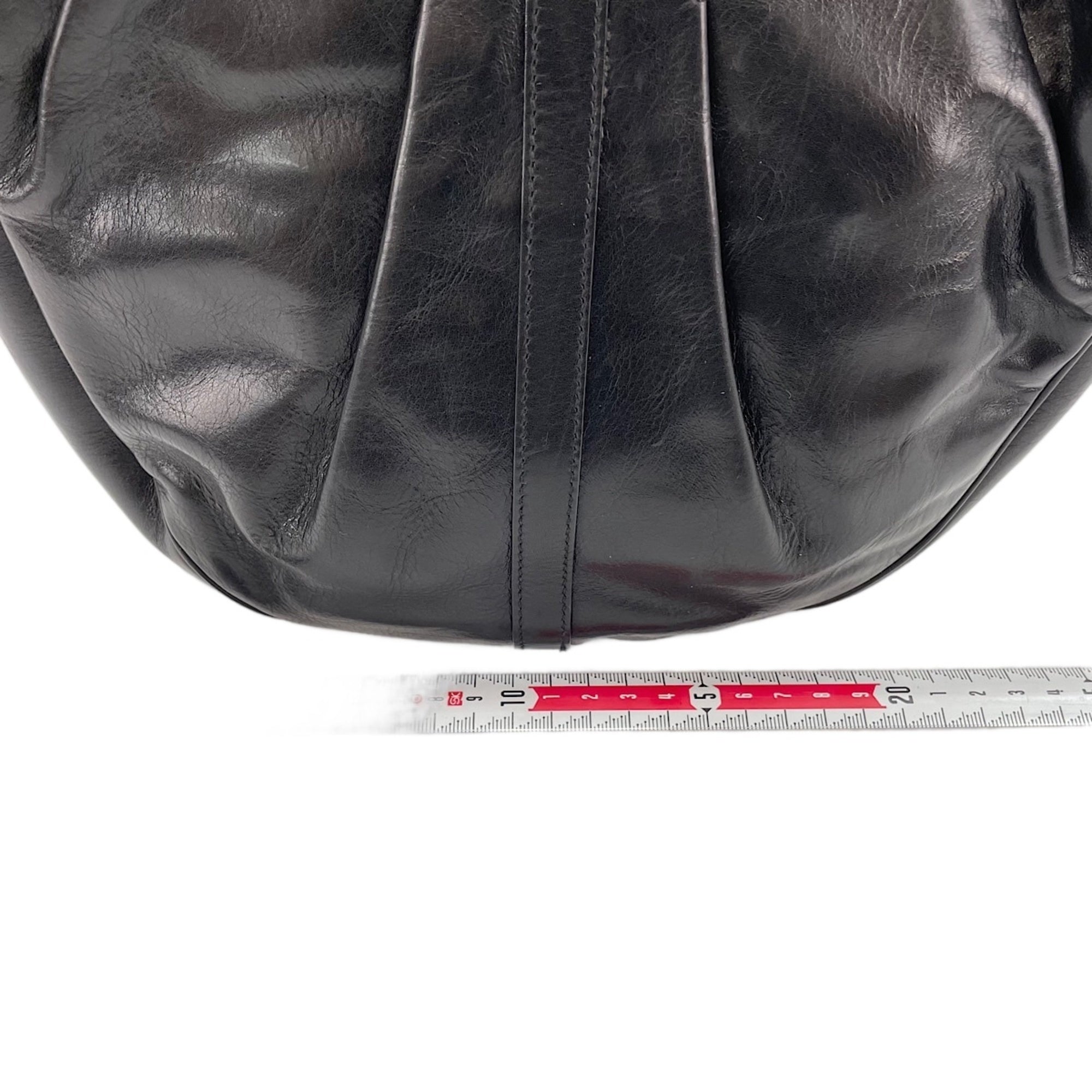 Yves Saint Laurent Black Shoulder Bag (Pre-Owned)