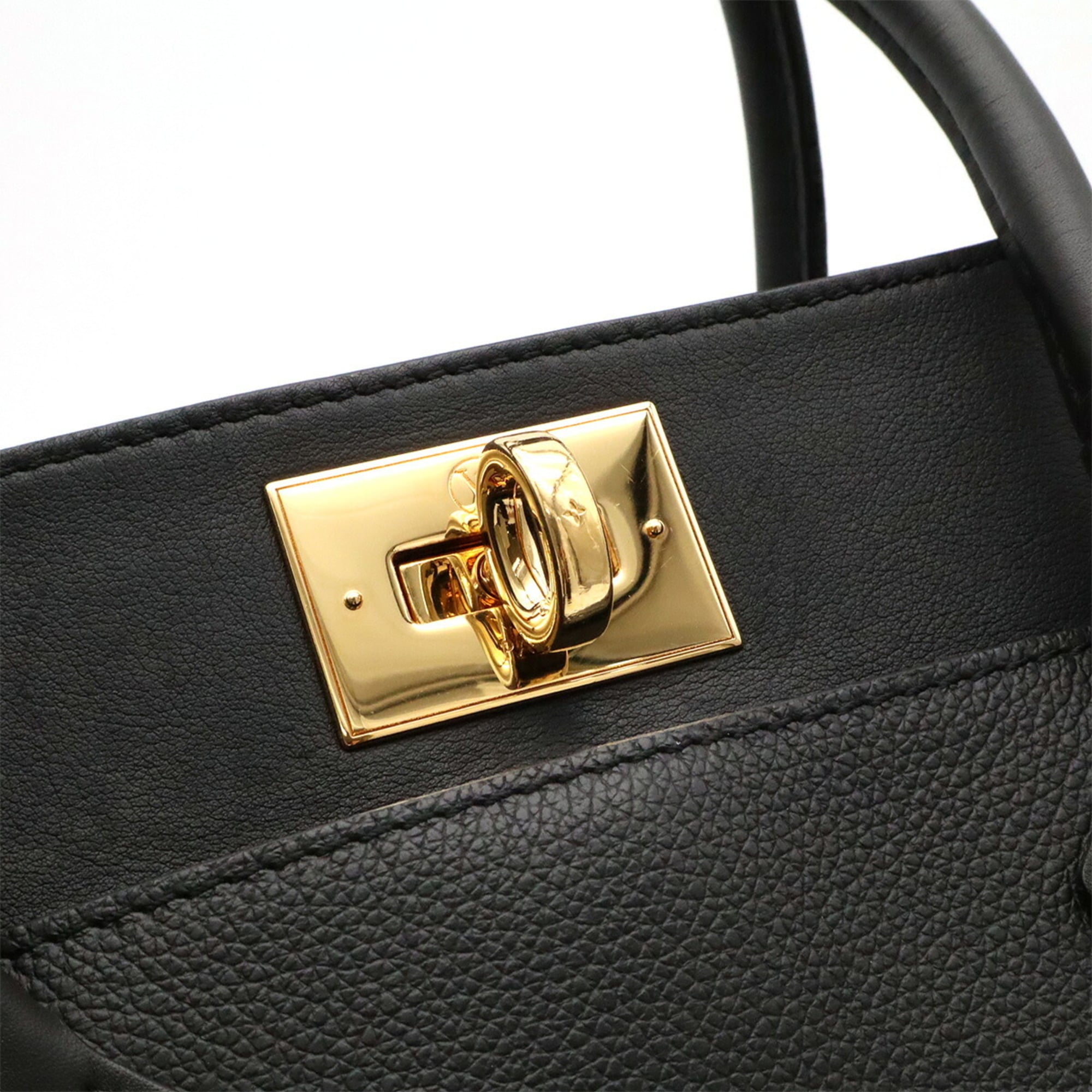 Louis Vuitton Noir Leather Handbag Shoulder Bag (Pre-Owned)