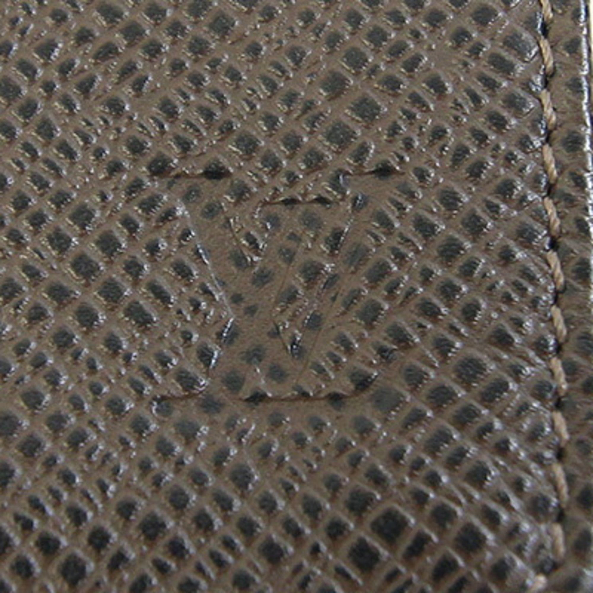 Louis Vuitton Grizzly Taiga Leather Long Bill Wallet (Bi-Fold) (Pre-Owned)