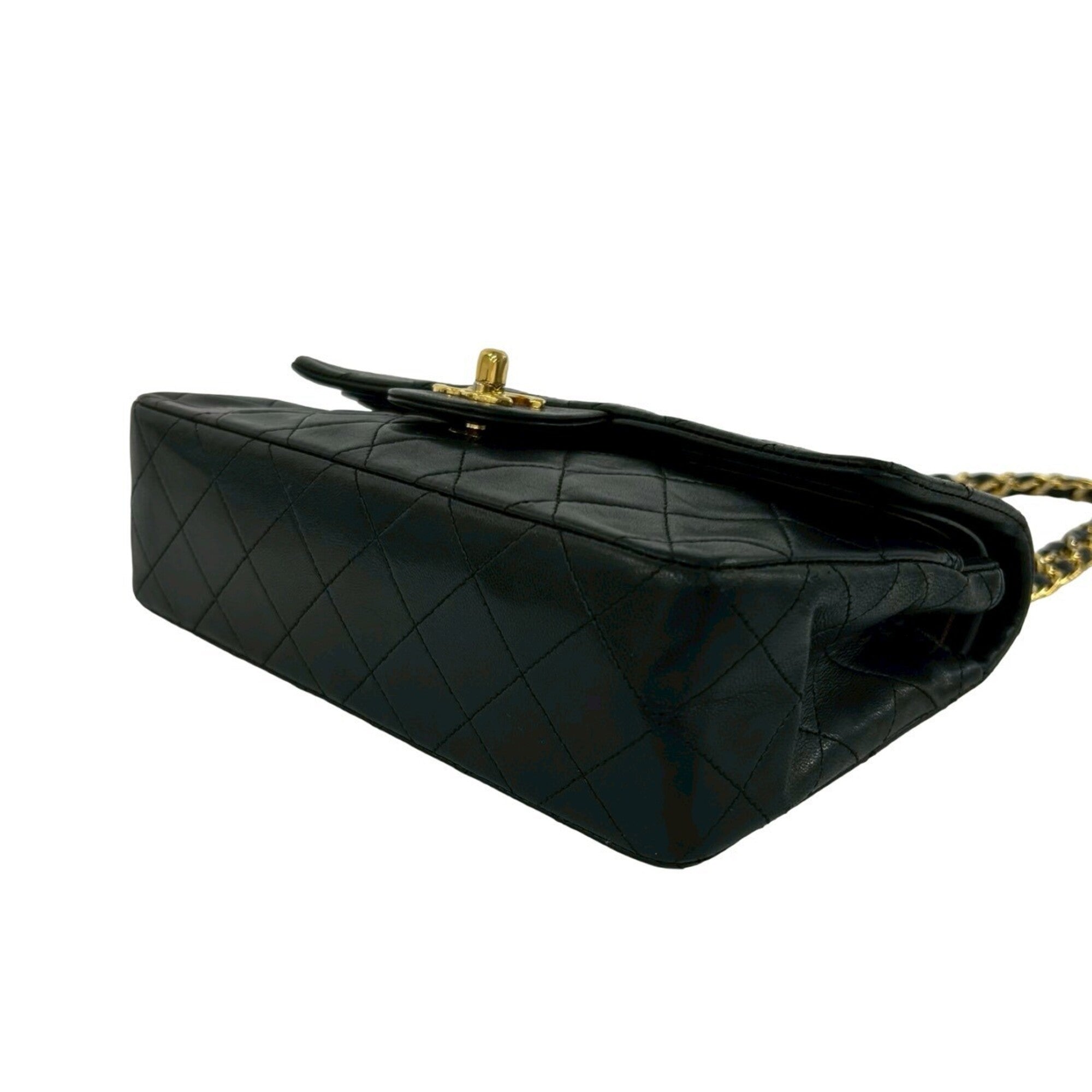 Chanel Black Leather Pochette Shoulder Bag (Pre-Owned)