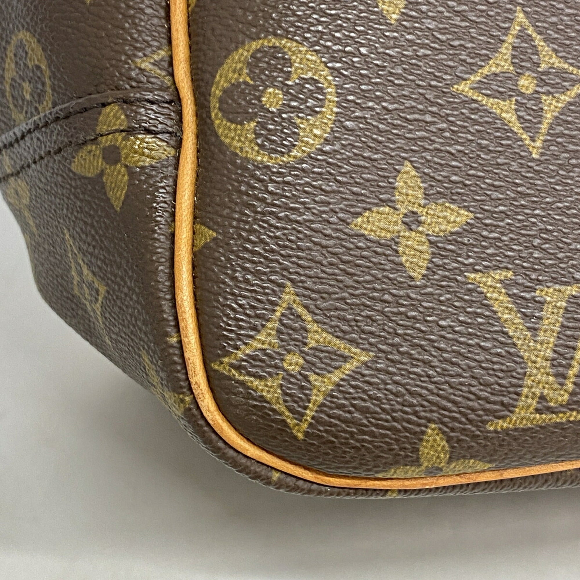 Louis Vuitton Brown Handbag (Pre-Owned)