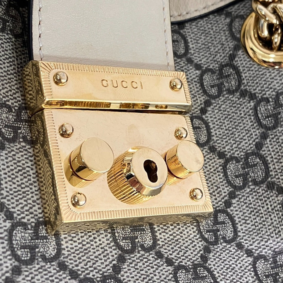 Gucci Beige Gg Supreme Tote Bag (Pre-Owned)