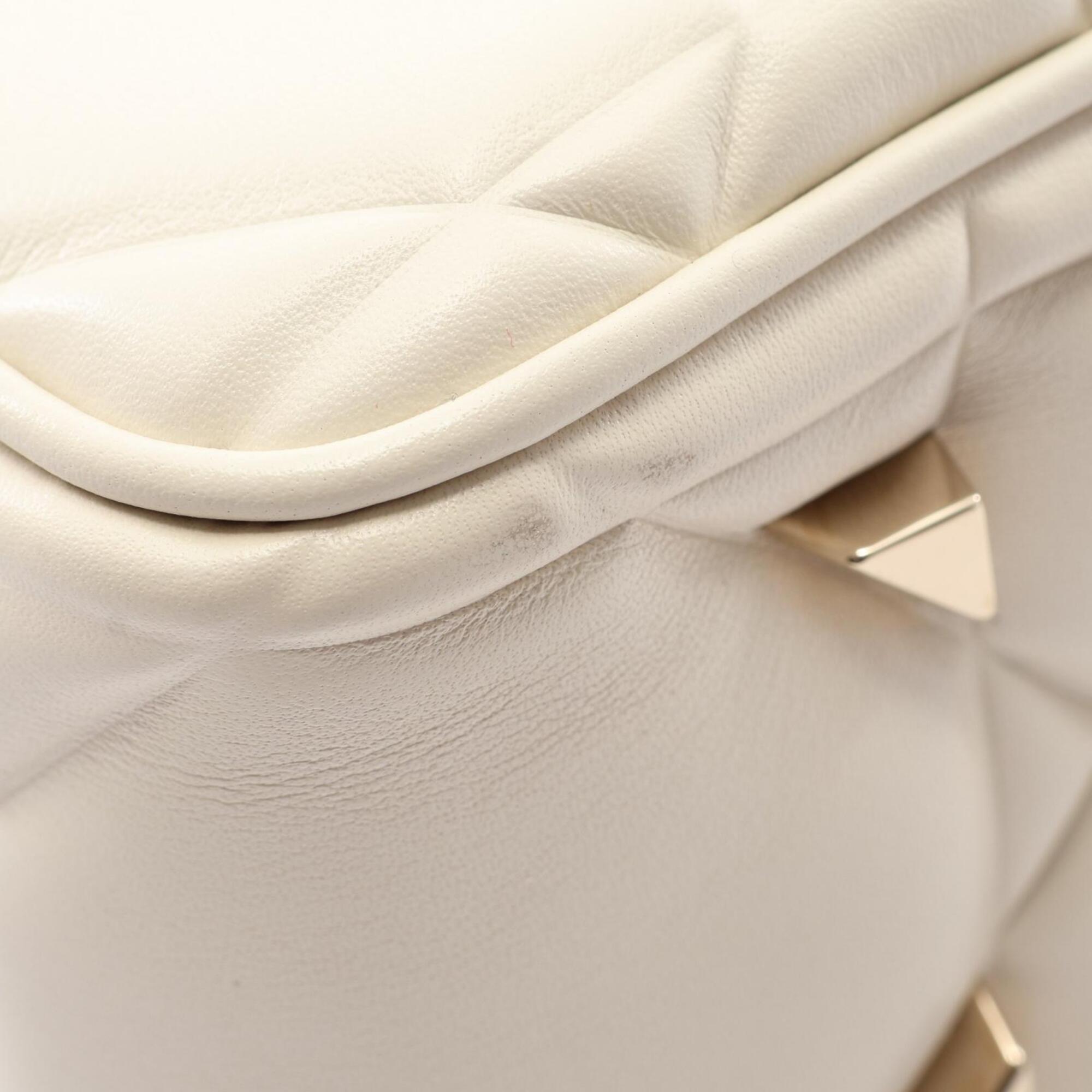Christian Dior White Leather Handbag (Pre-Owned)