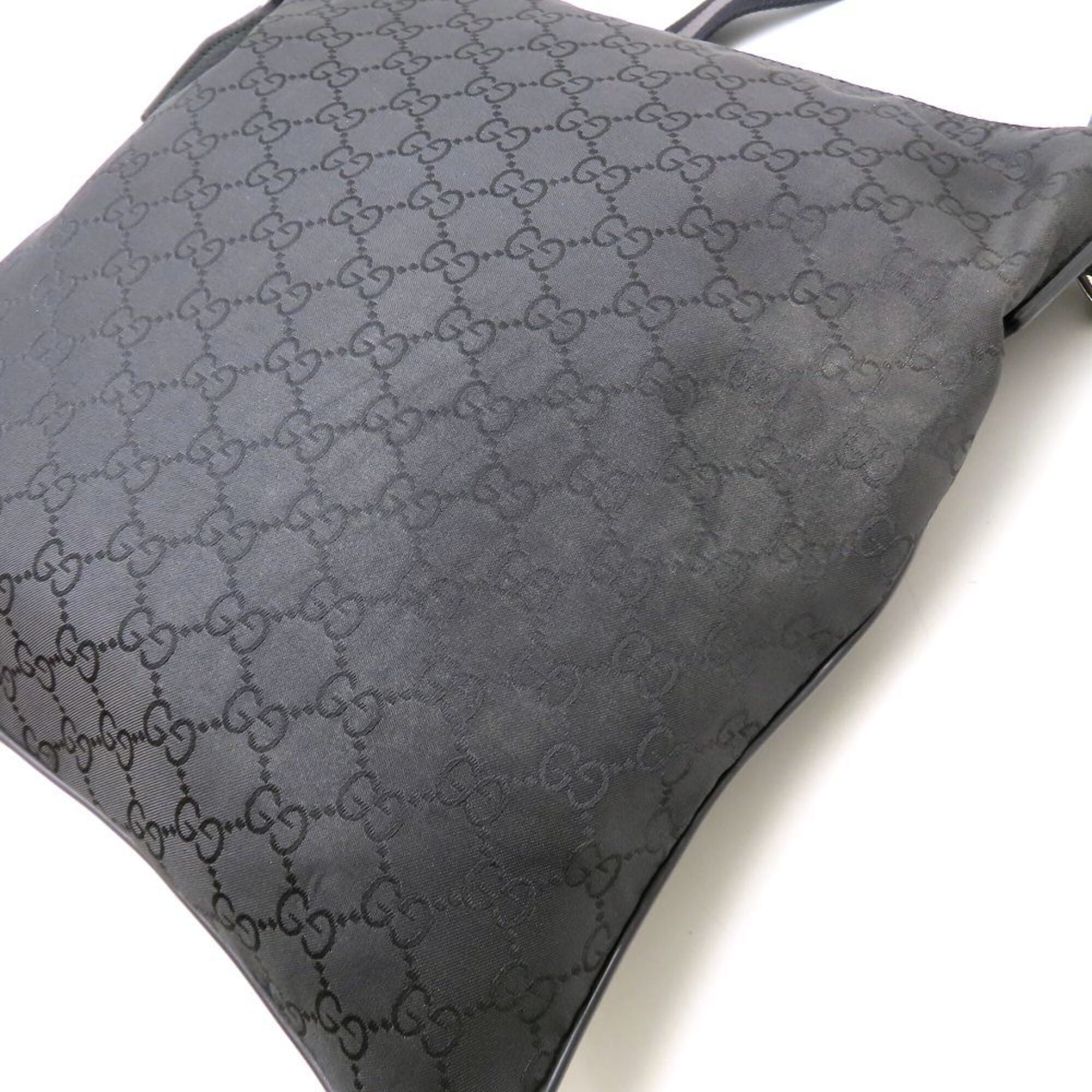 Gucci Black Nylon Leather Shoulder Bag (Pre-Owned)