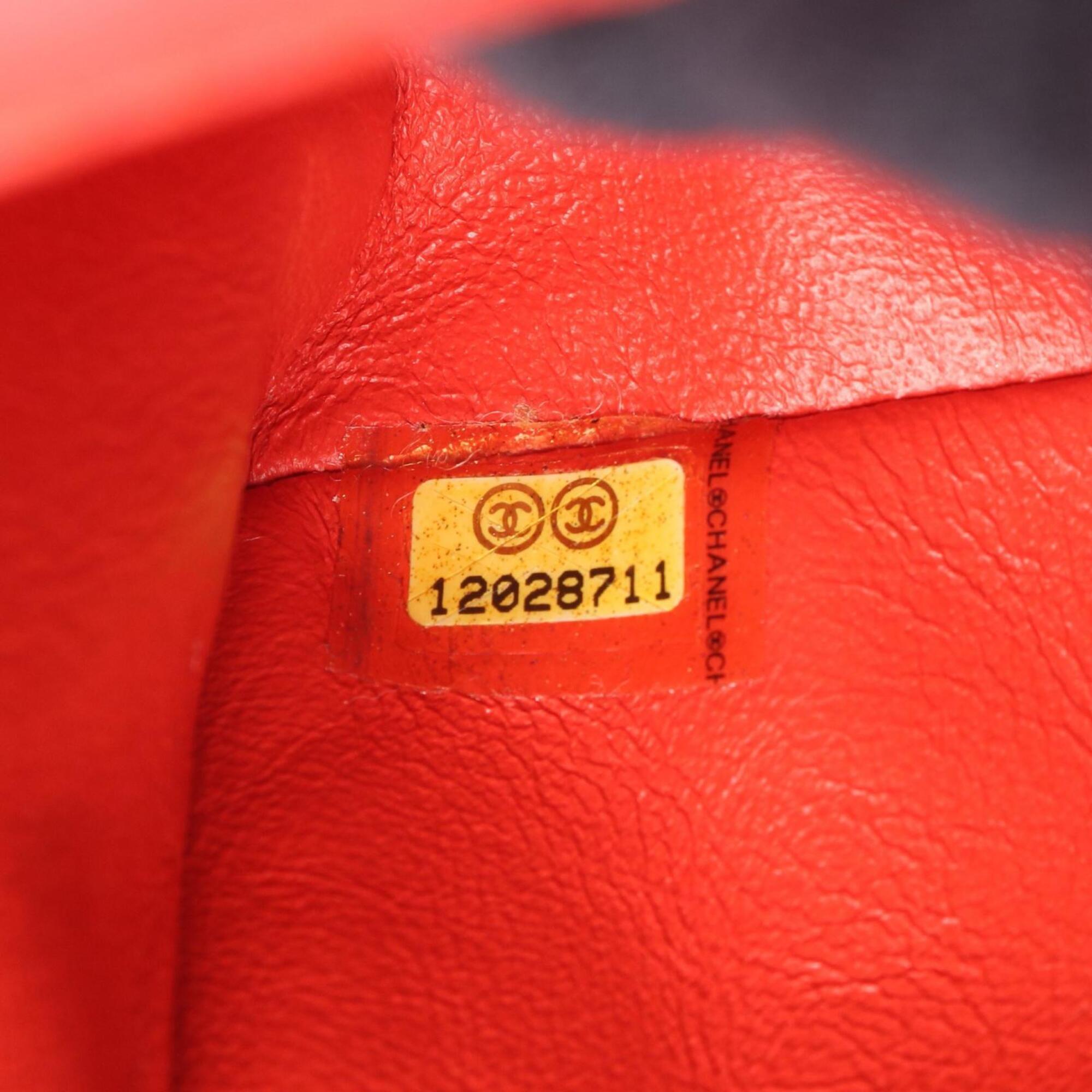 Chanel Red Color Patent Leather Handbag Shoulder Bag (Pre-Owned)