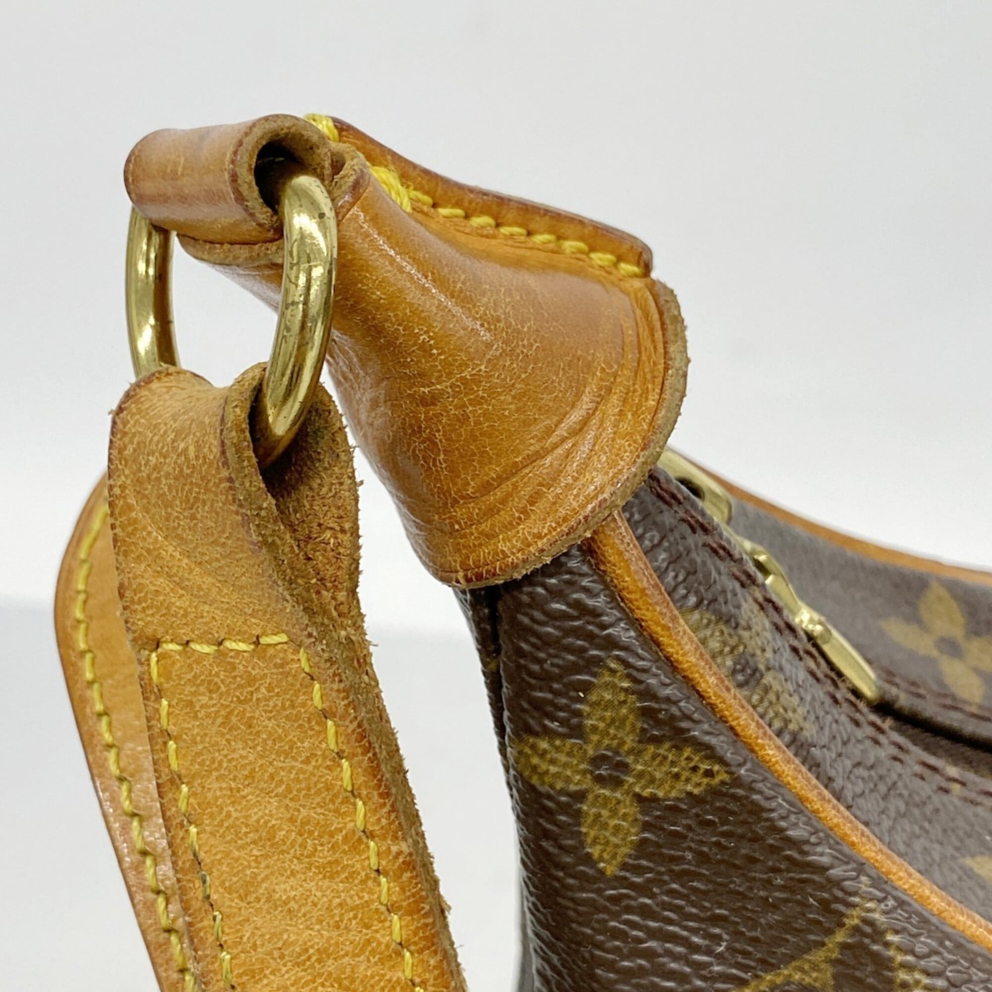 Louis Vuitton Brown Shoulder Bag (Pre-Owned)