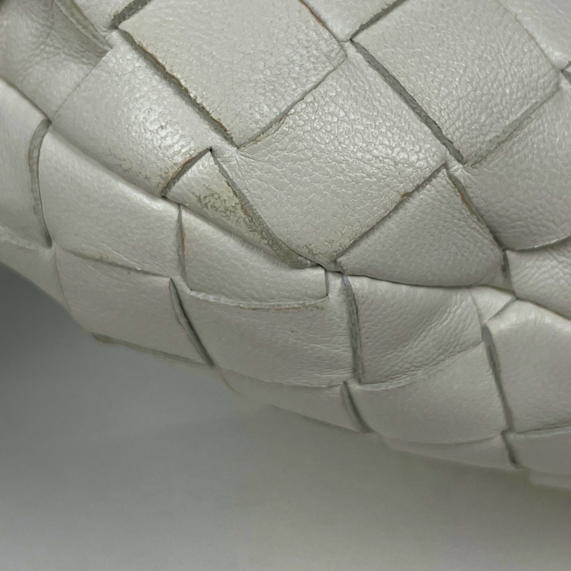 Bottega Veneta White Intrecciato Handbag (Pre-Owned)