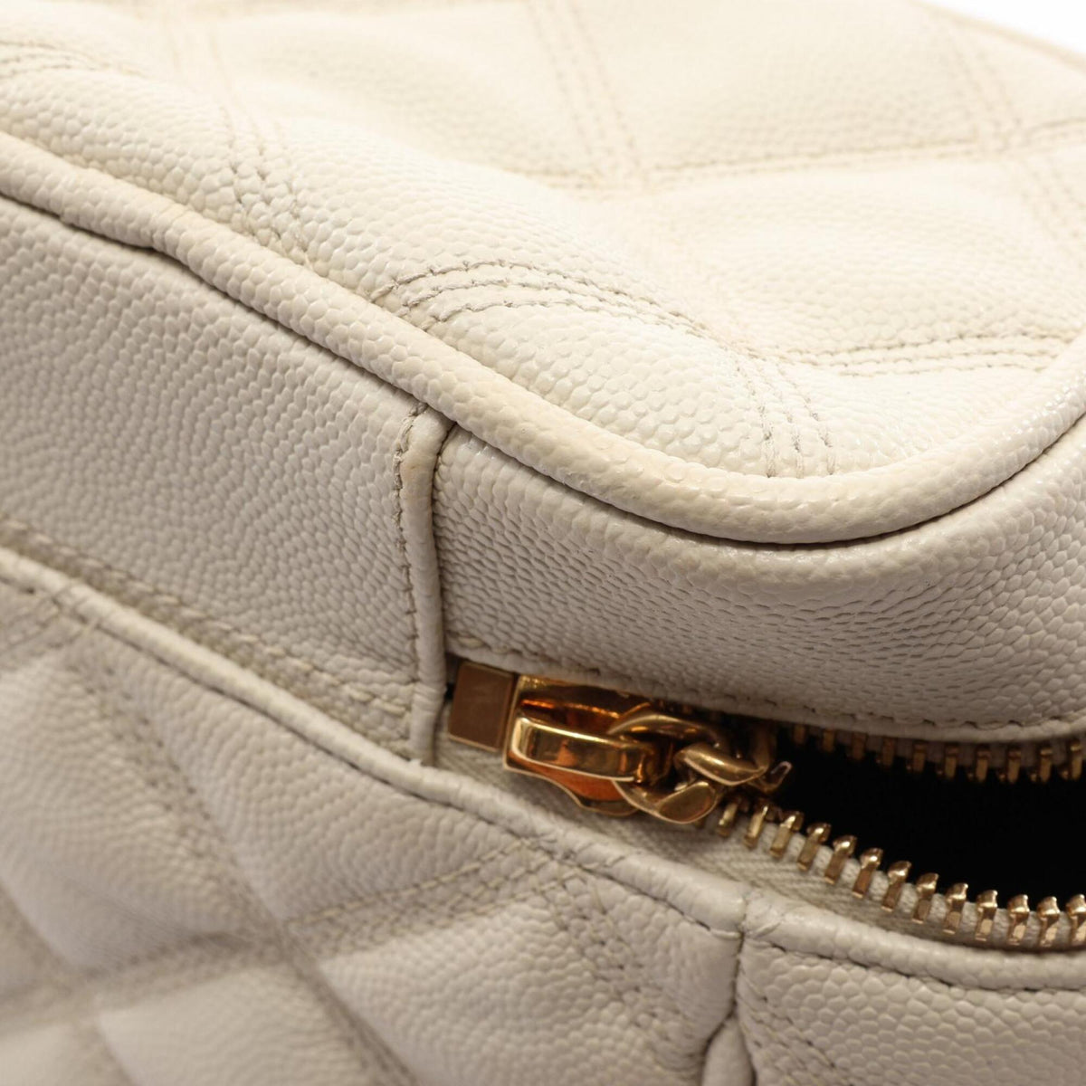 Yves Saint Laurent Ivory Leather Handbag Shoulder Bag (Pre-Owned)