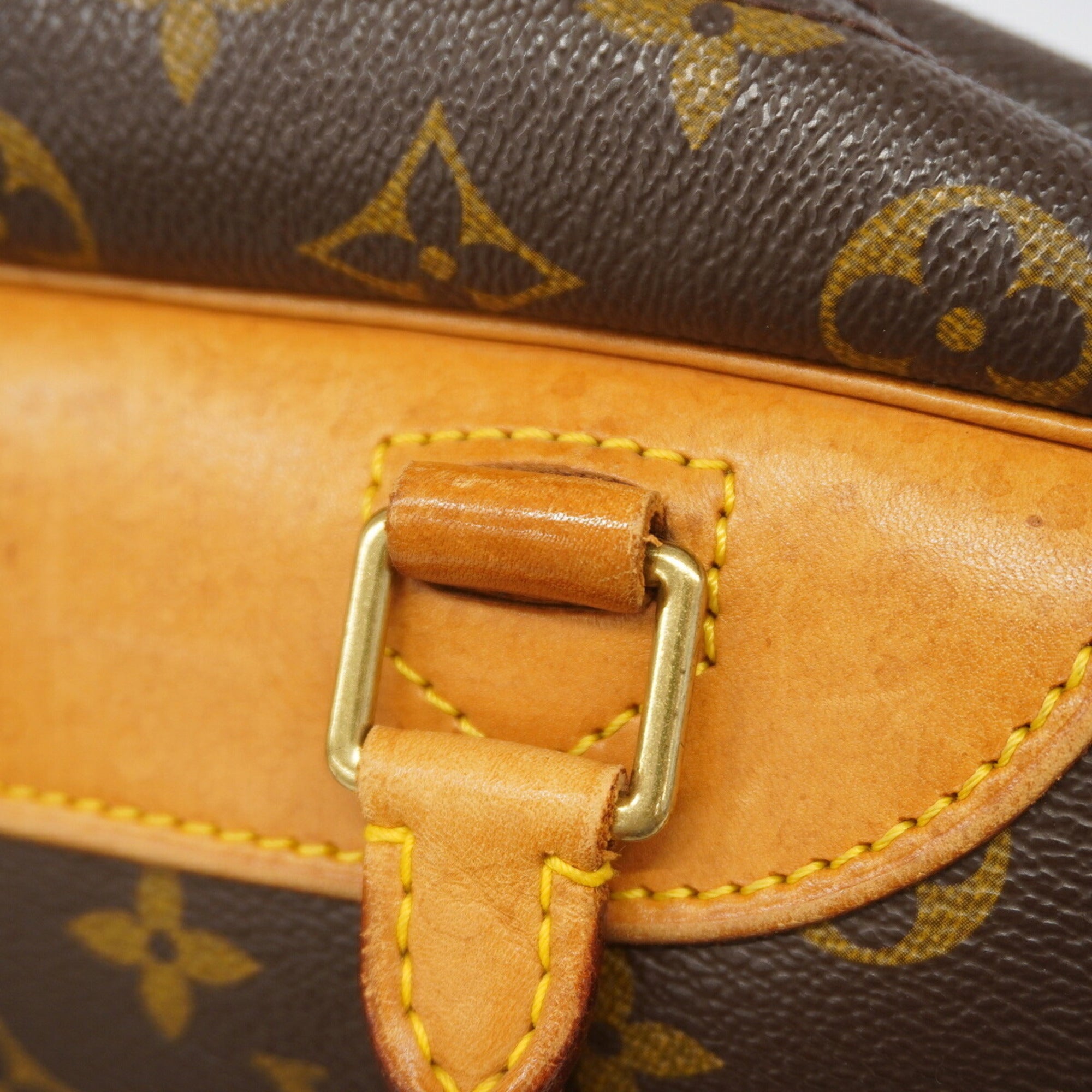 Louis Vuitton Brown Handbag (Pre-Owned)