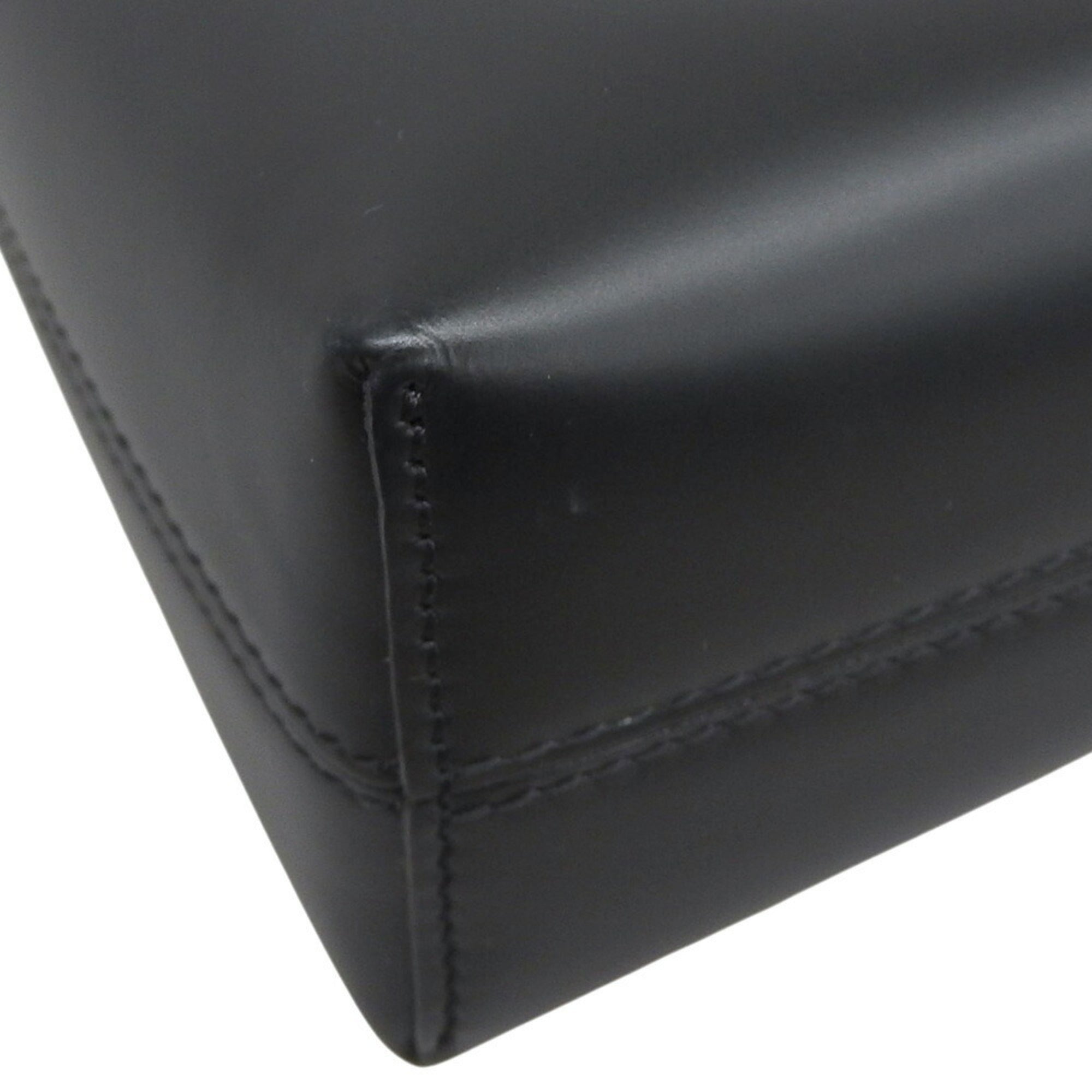Salvatore Ferragamo Black Leather Shoulder Bag (Pre-Owned)