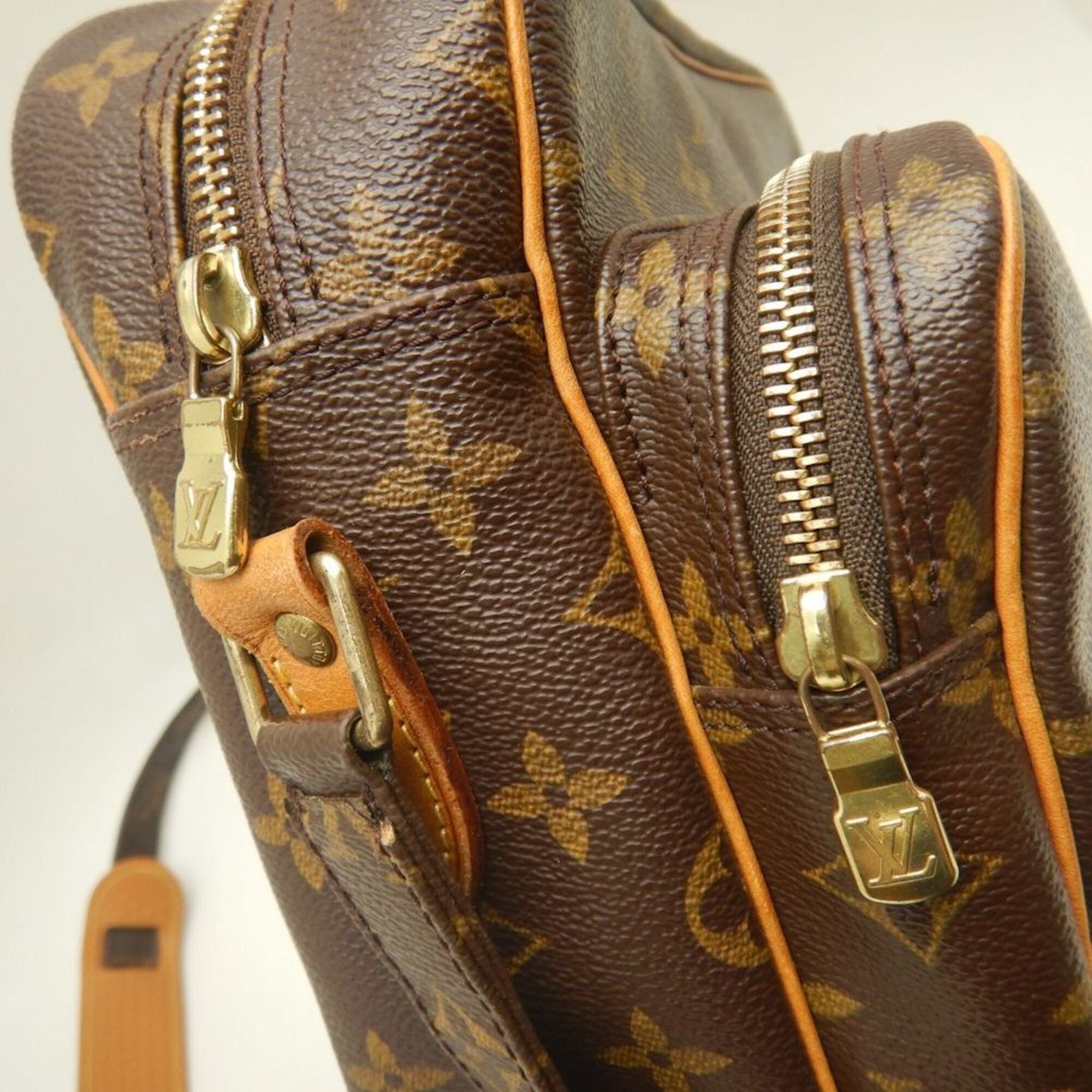 Louis Vuitton Monogram Brown Monogram Shoulder Bag (Pre-Owned)