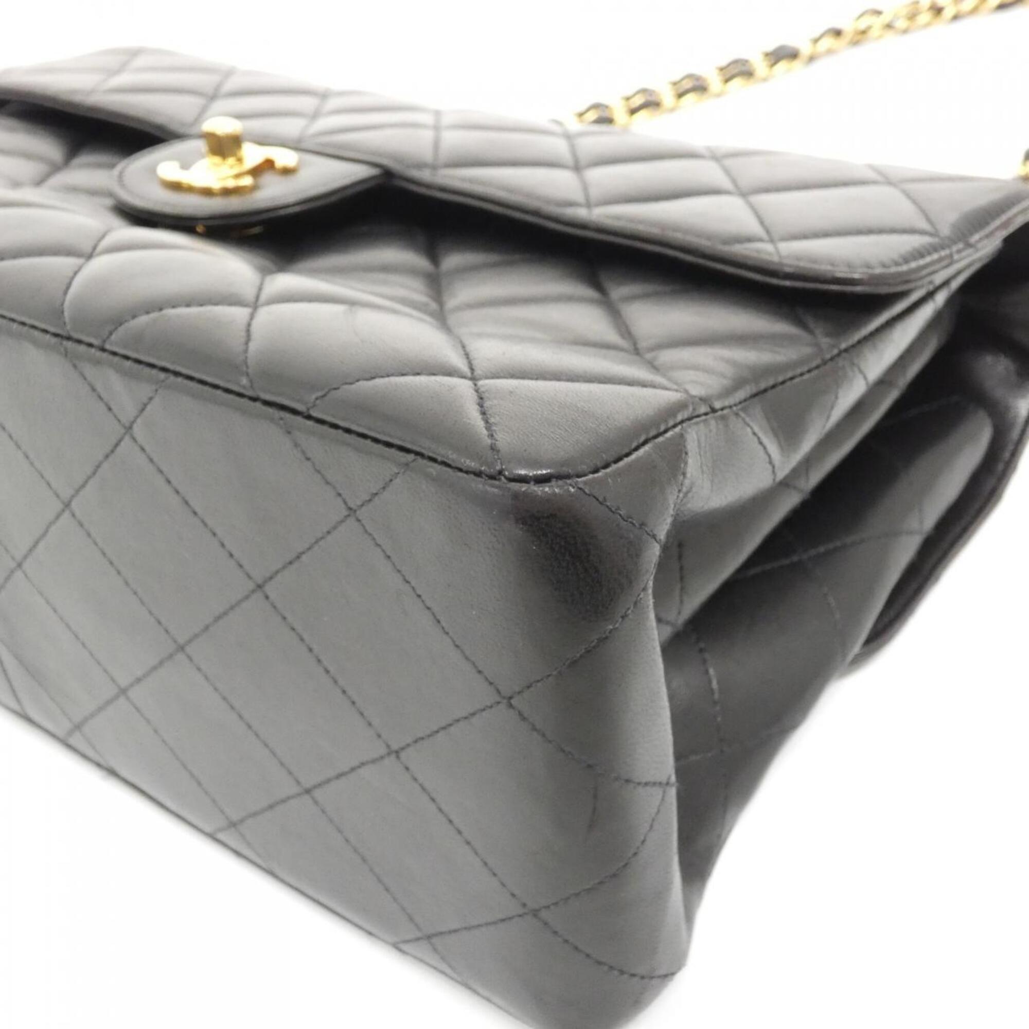 Chanel Black Leather Shoulder Bag (Pre-Owned)