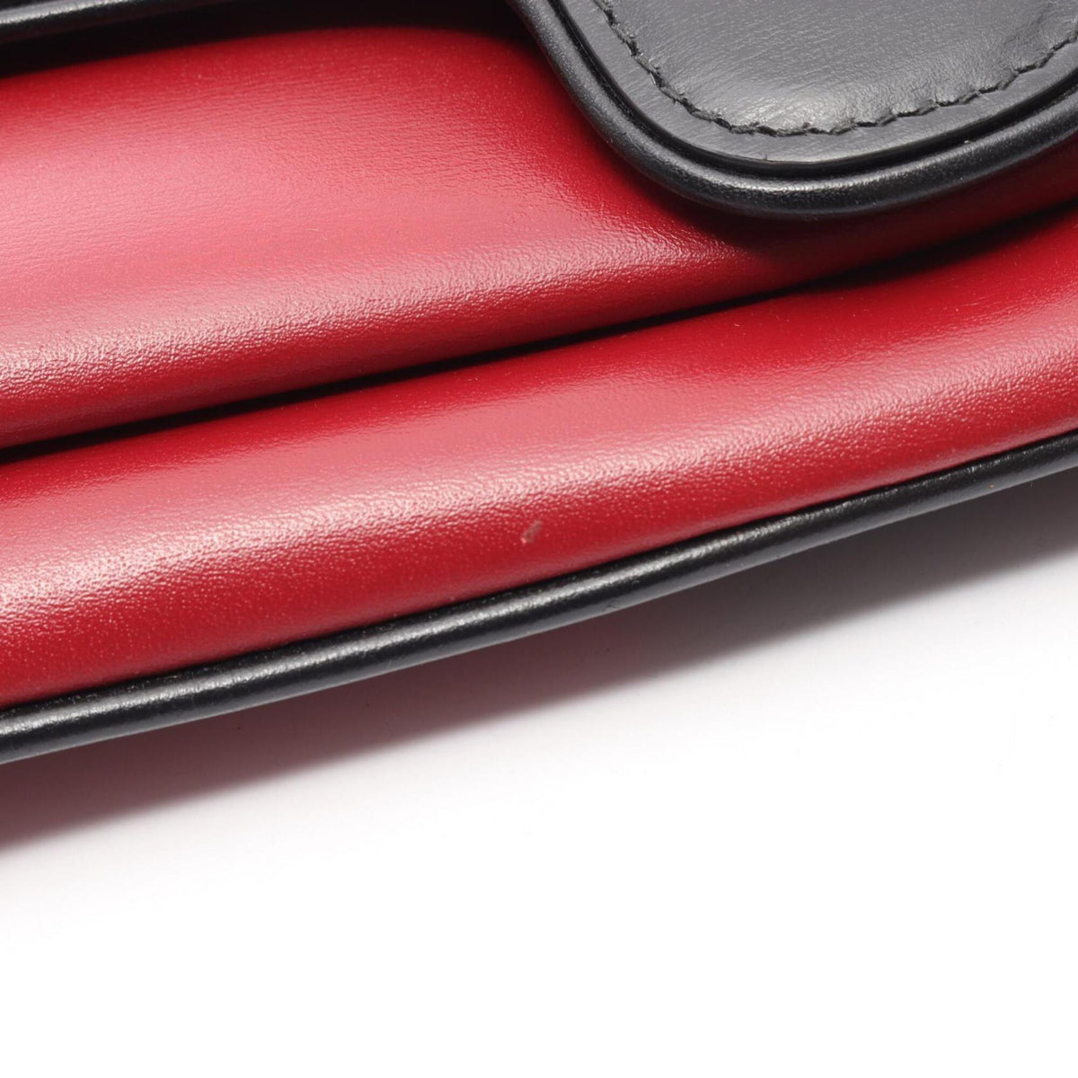 Gucci Black Red Color Leather Shoulder Bag (Pre-Owned)
