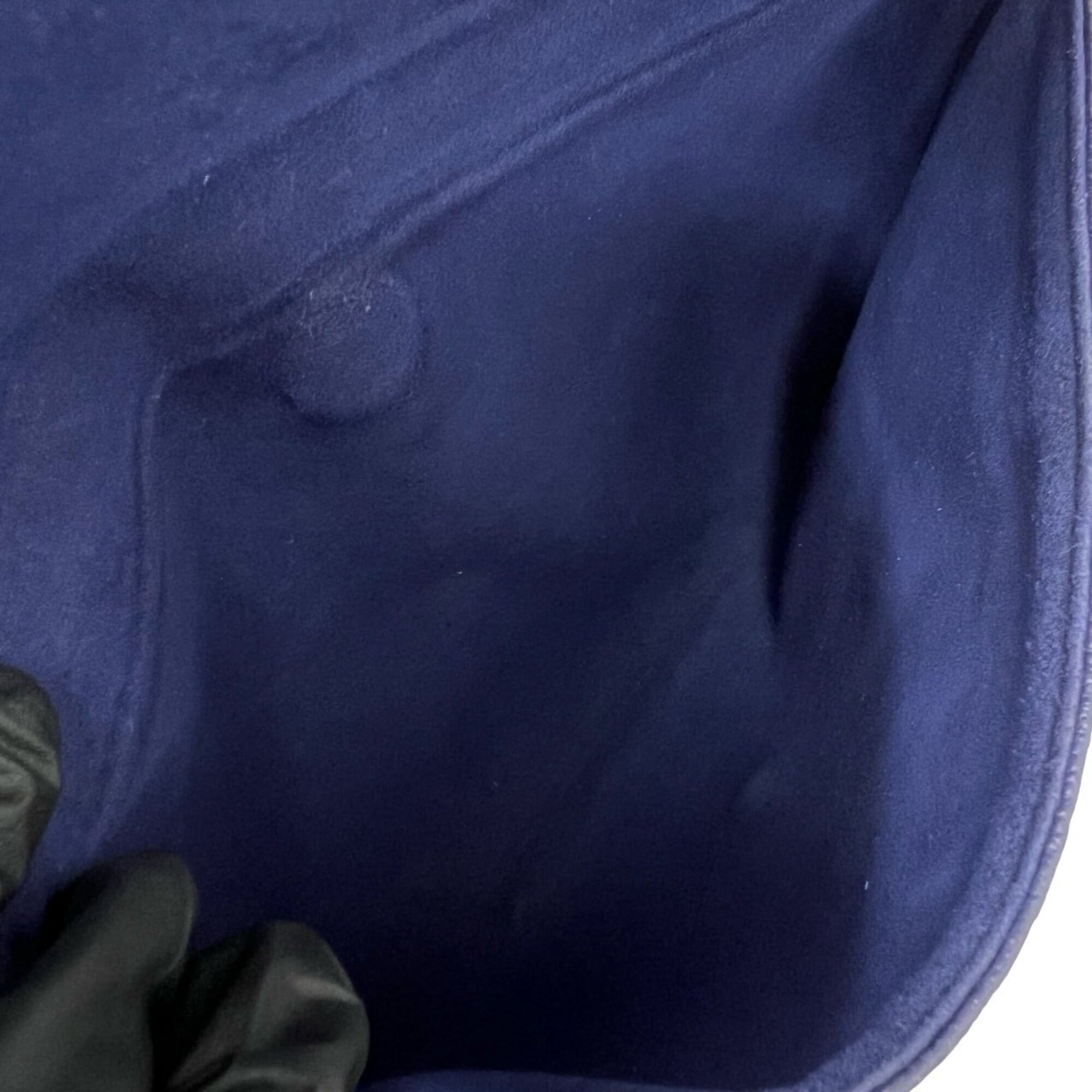 Louis Vuitton Blue Leather Pochette Shoulder Bag (Pre-Owned)