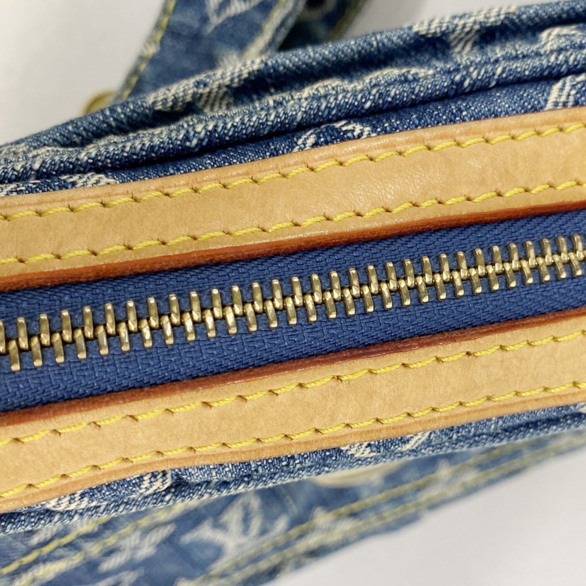 Louis Vuitton Blue Sling Bag (Pre-Owned)