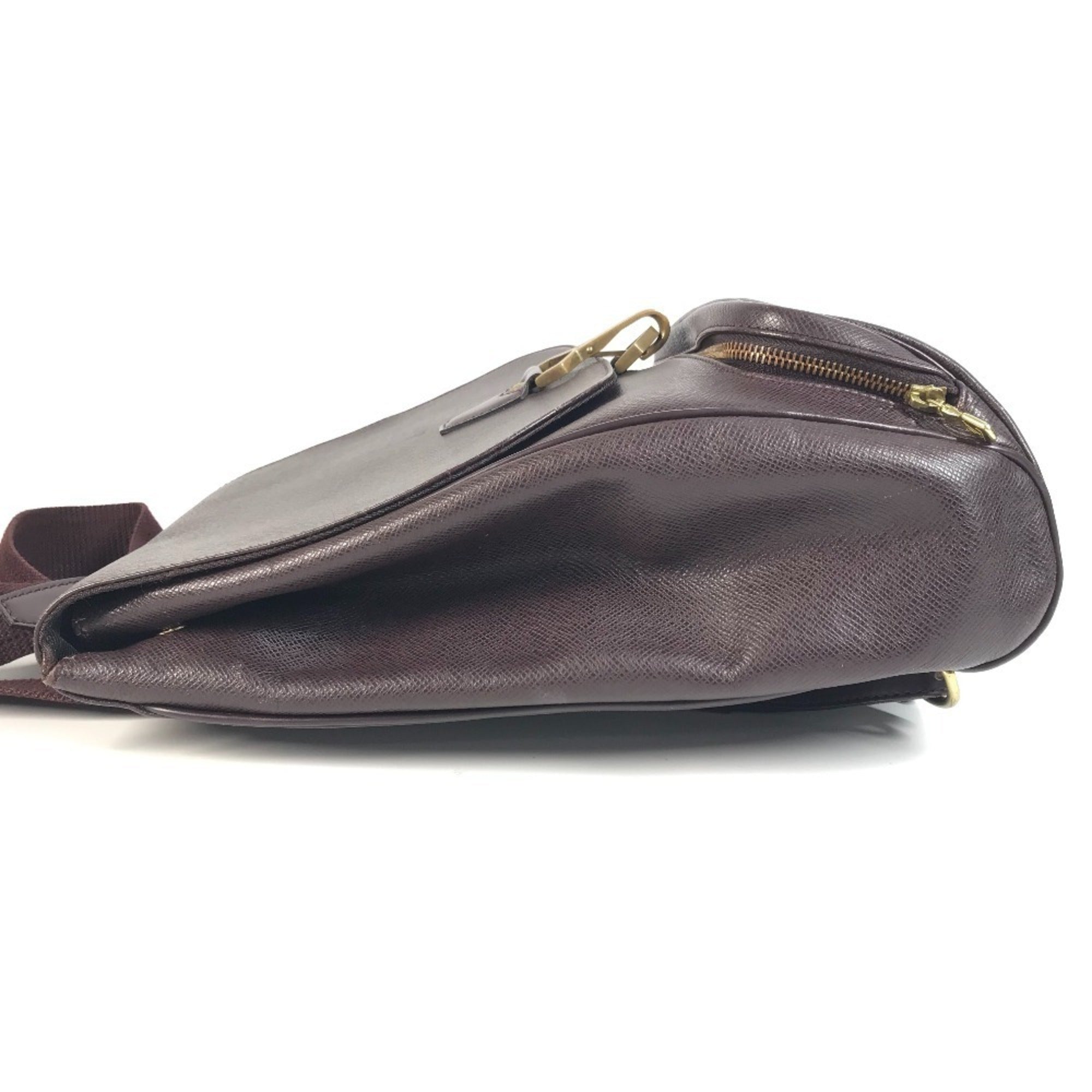 Louis Vuitton Acajou Taiga Leather Backpack (Pre-Owned)